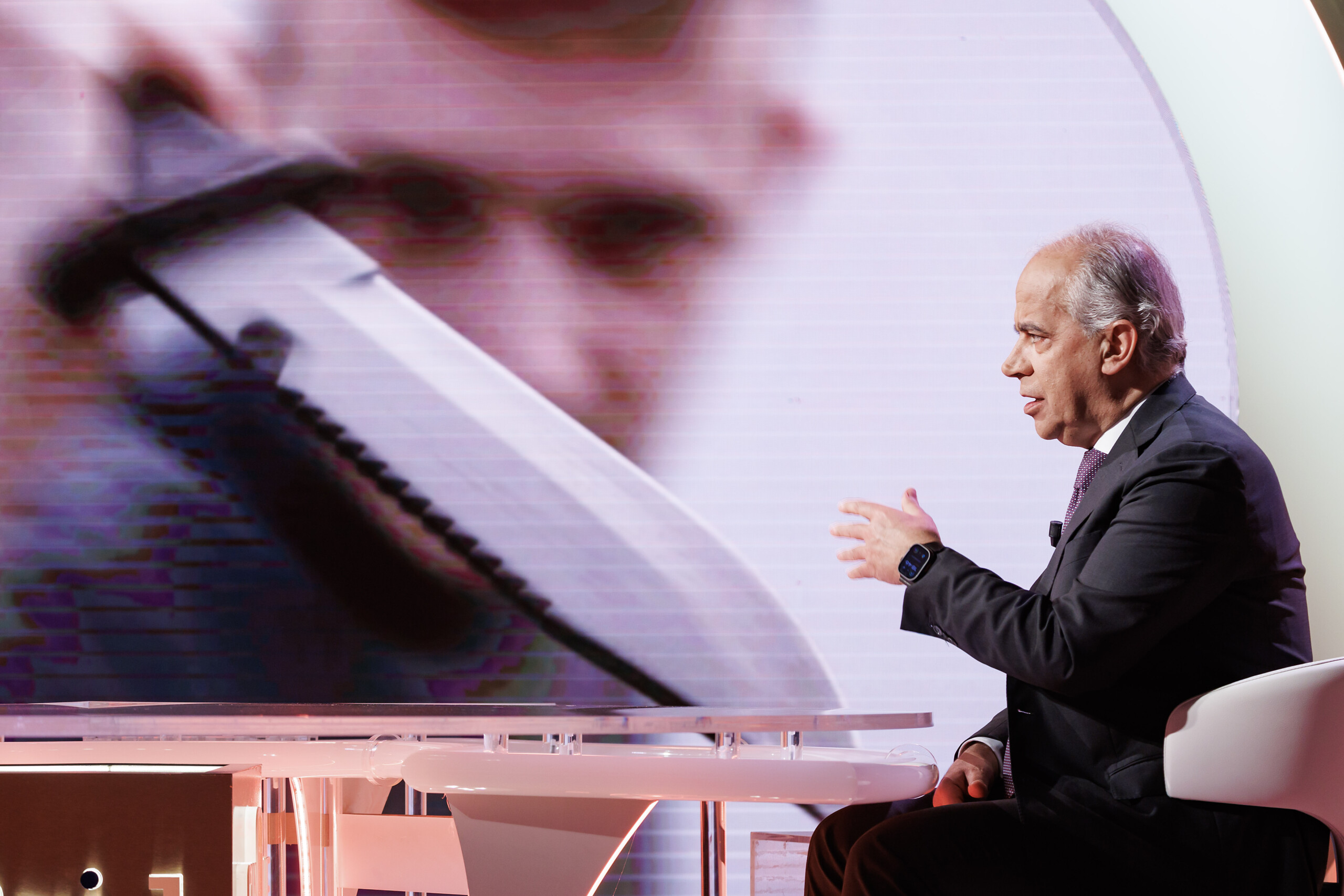 School, Valditara-Piantedosi circular against knives: metal detectors on request 1 school valditara piantedosi circular against knives metal detectors on request scaled