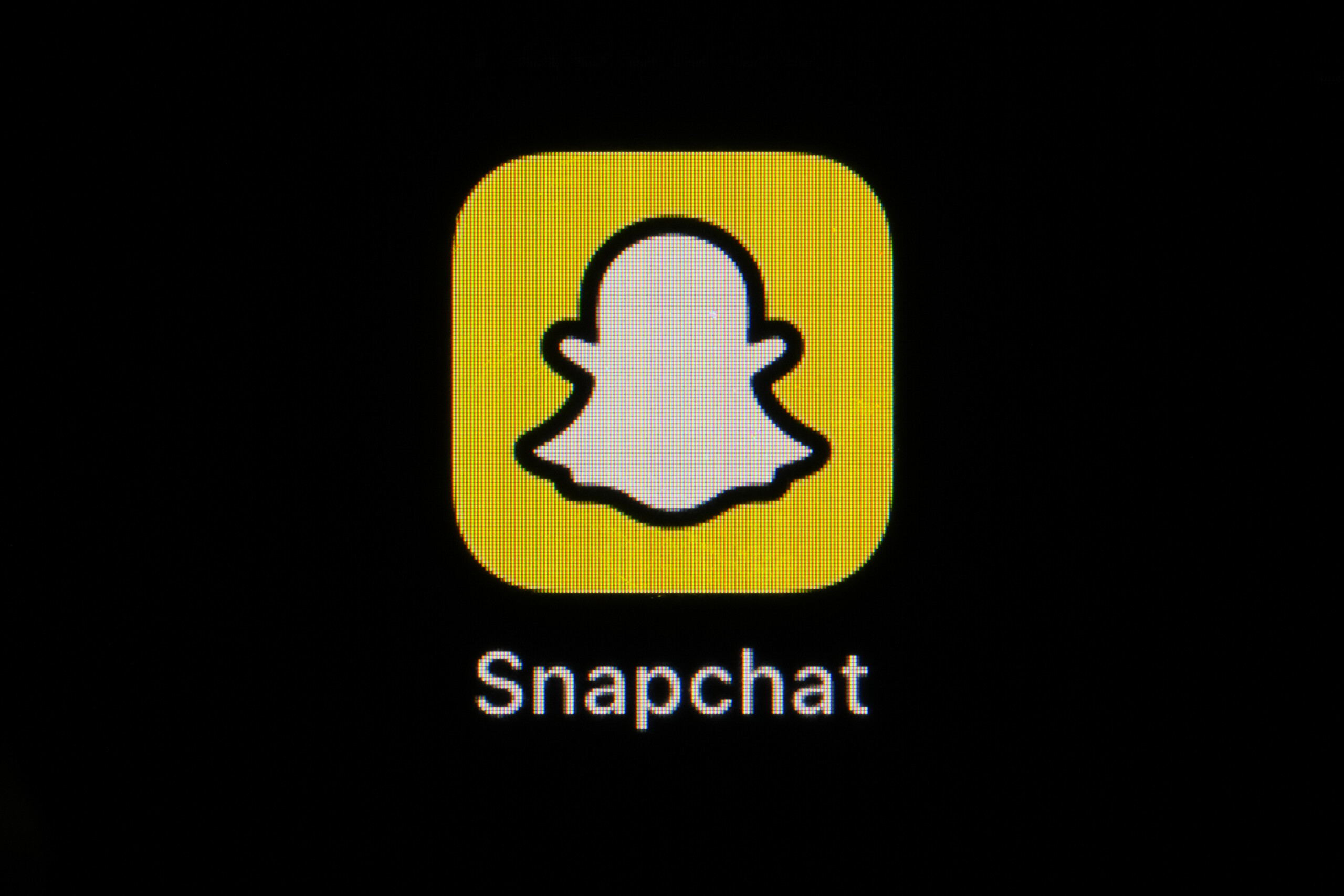 australia snapchat blocks 415000 accounts belonging to users under the age of 16 scaled