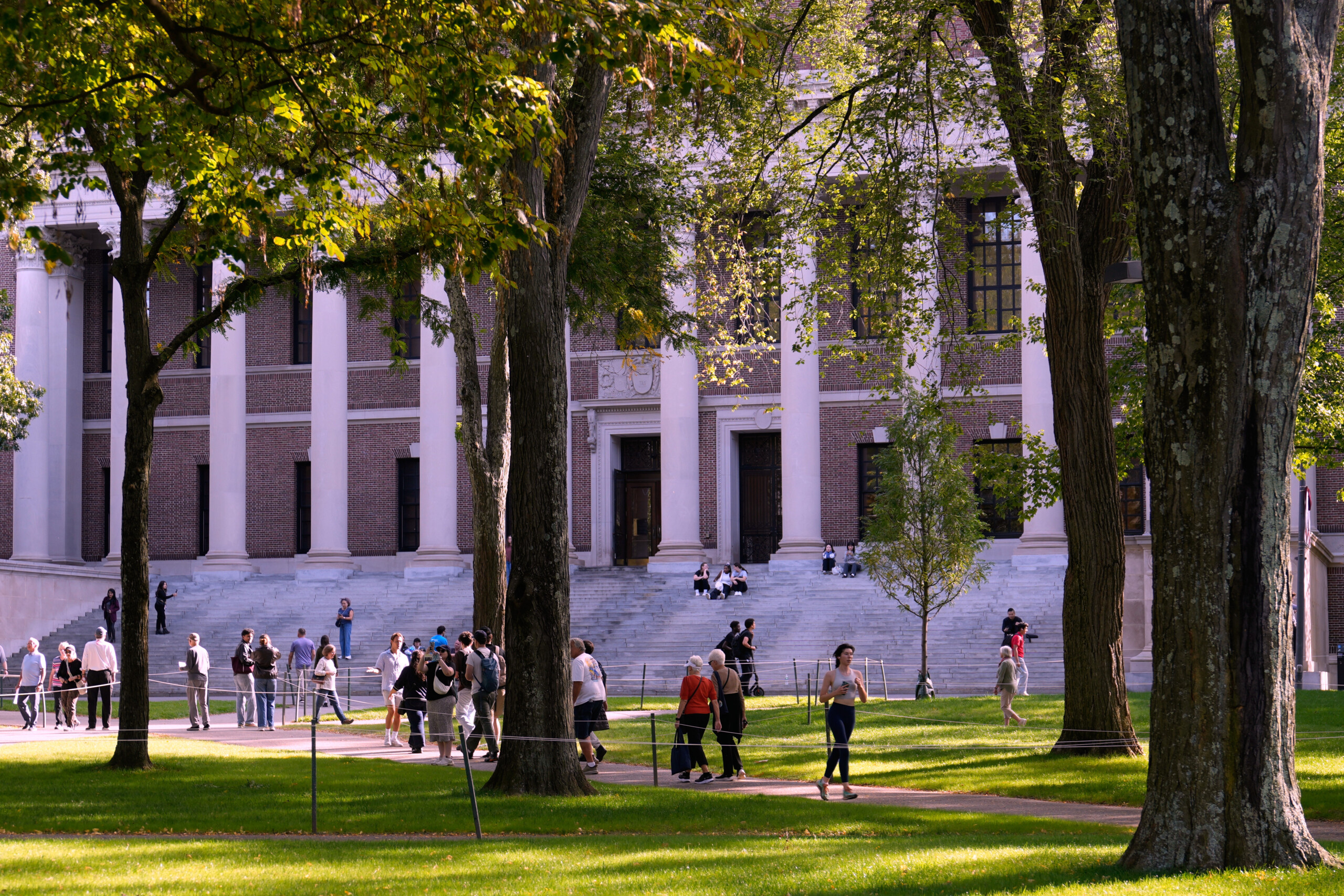 US: Trump seeks £700 million in damages from Harvard 1 us trump seeks 700 million in damages from harvard scaled