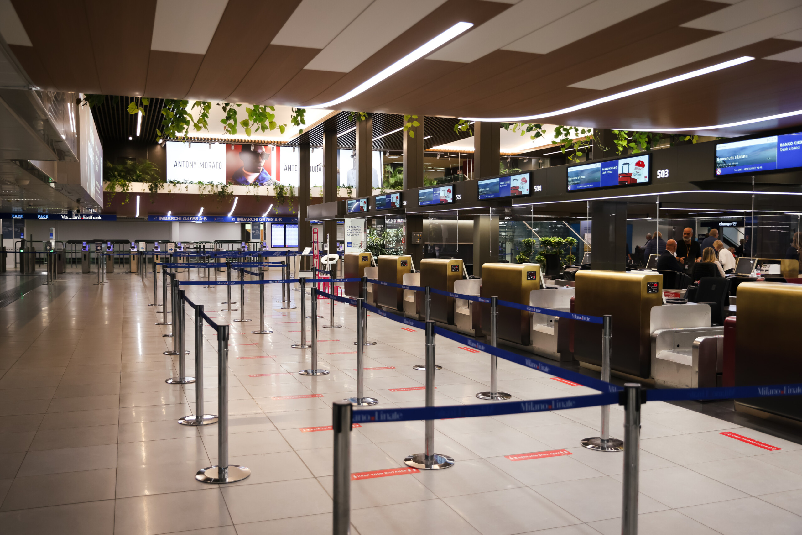 trade unions postpone air transport strike until 26 february scaled