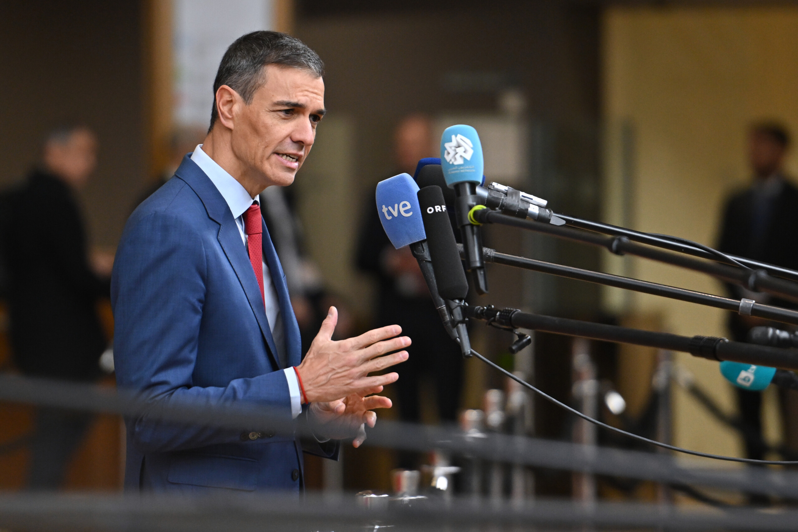 Spain, Sanchez: ‘Prosecutor's office to investigate X, Meta and TikTok for child pornography’ 1 spain sanchez prosecutors office to investigate x meta and tiktok for child pornography scaled