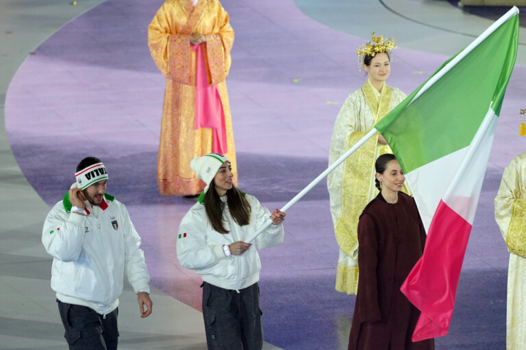 milano cortina closing ceremony italian team led by vittozzi and ghiotto