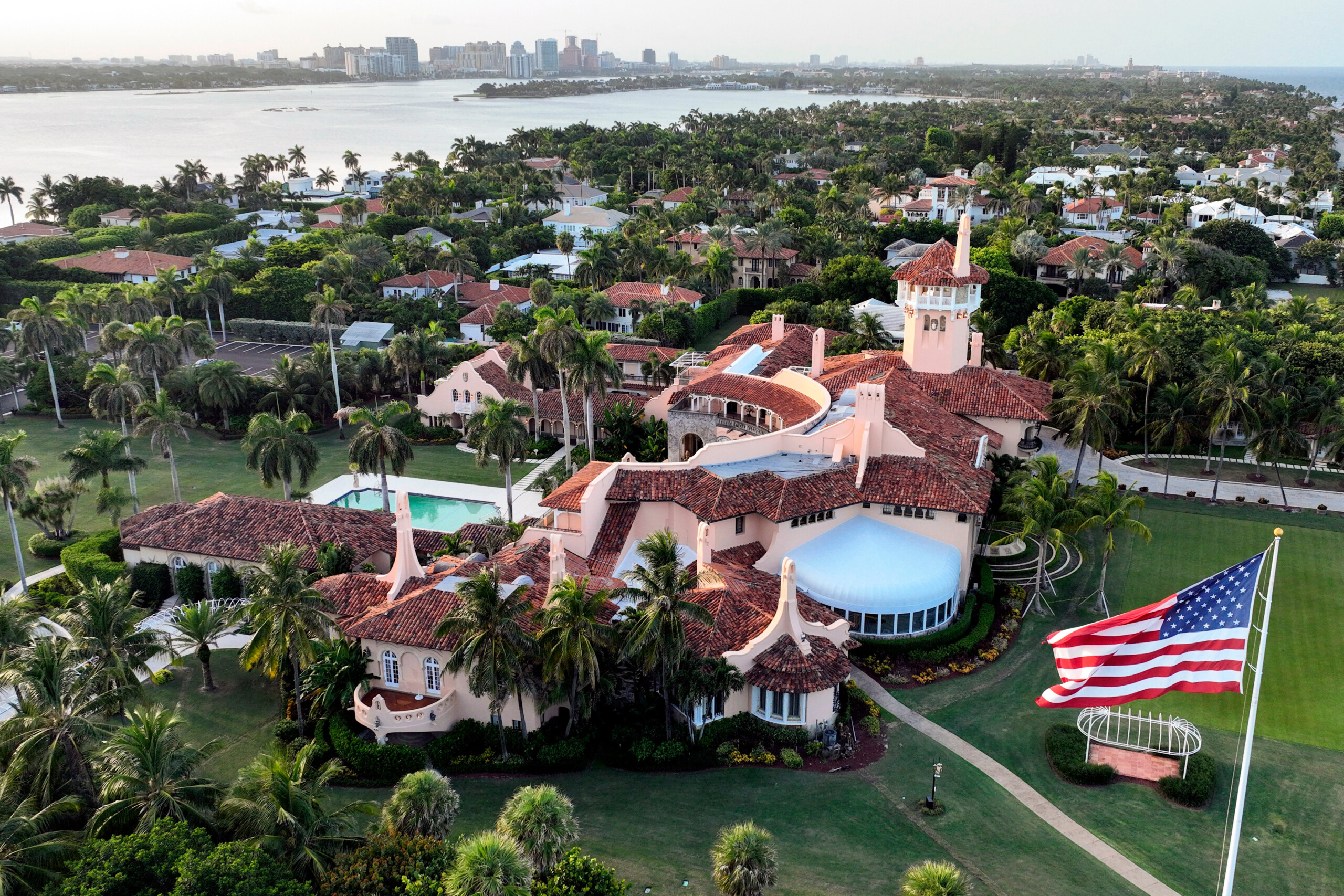 US: Armed man enters Mar-a-Lago, killed 1 us armed man enters mar a lago killed scaled