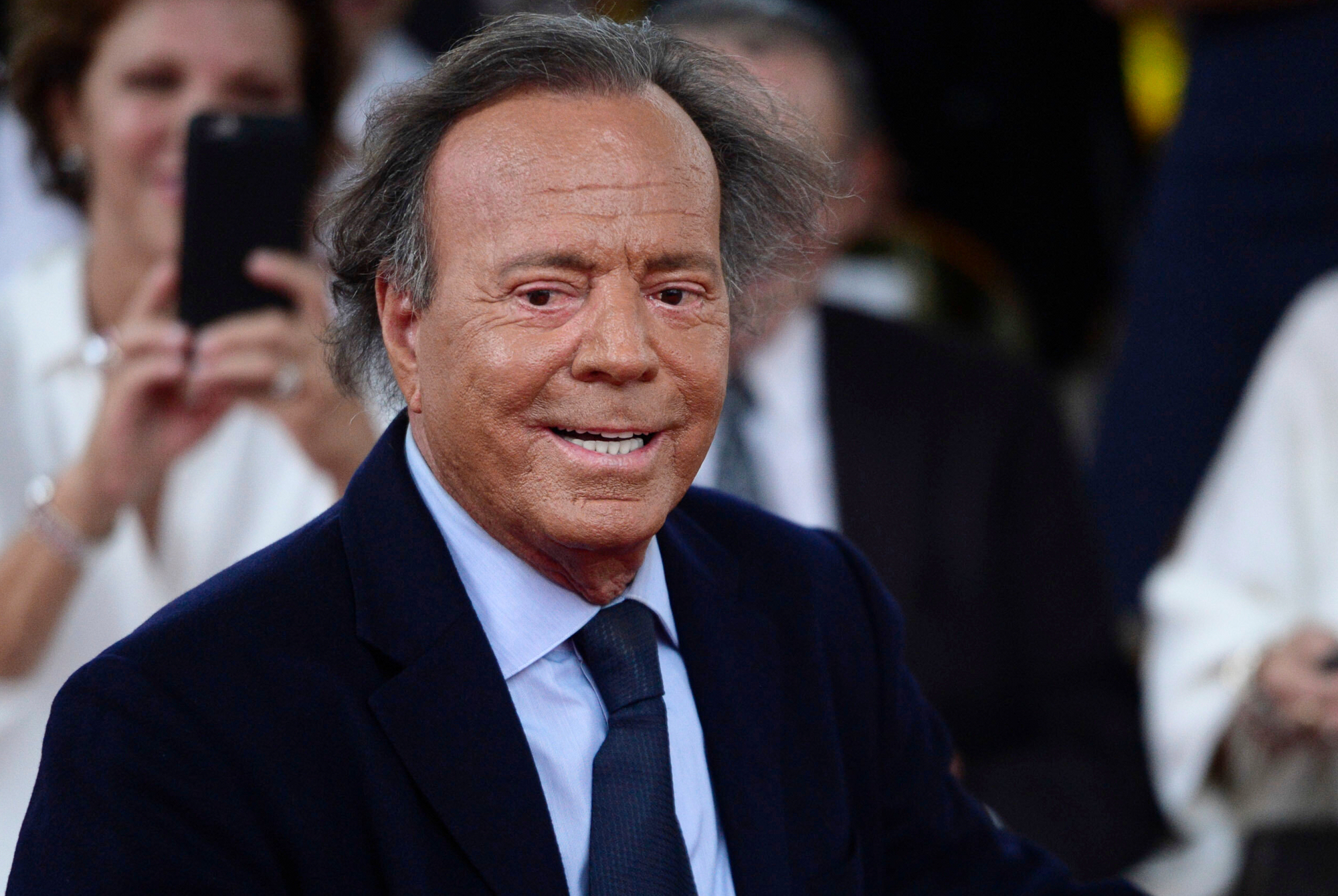 Spain, Julio Iglesias takes legal action against Deputy Prime Minister Diaz 1 spain julio iglesias takes legal action against deputy prime minister diaz