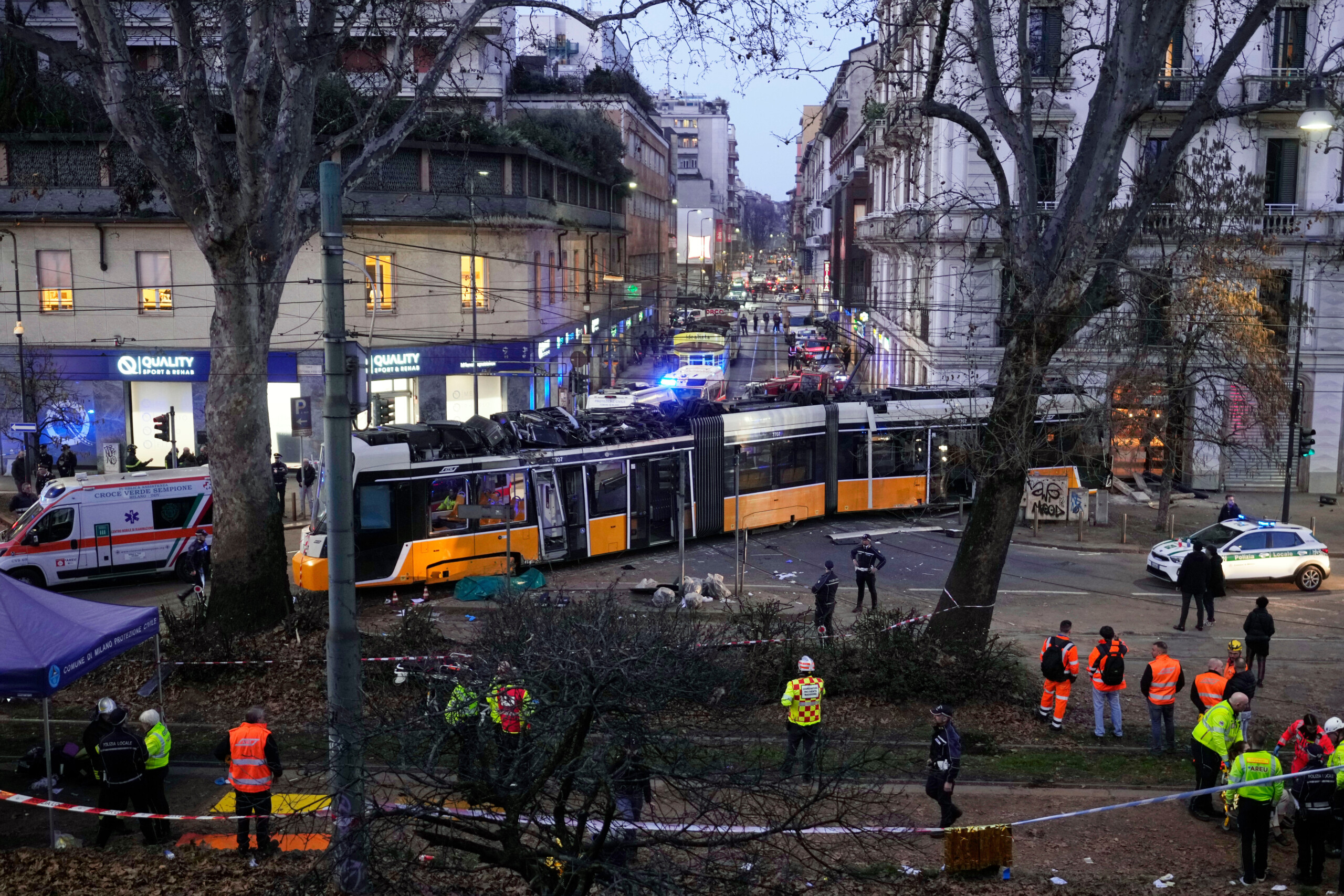 Milan, tram derails: death toll rises to two 1 milan tram derails death toll rises to two scaled