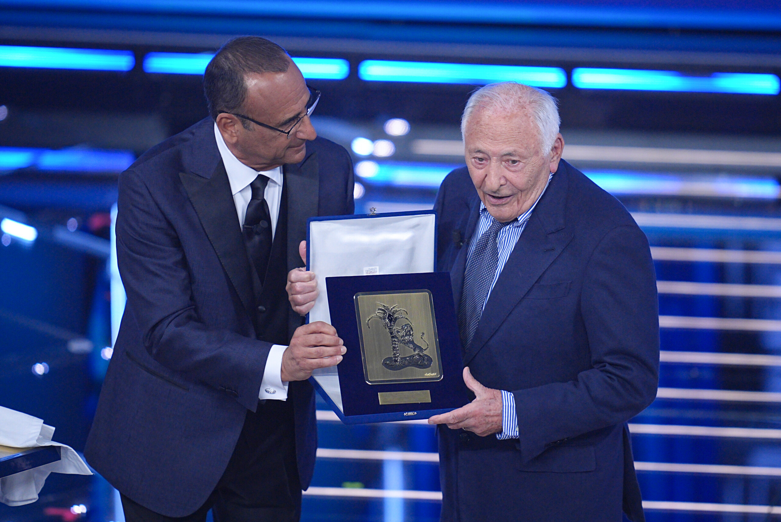 sanremo mogol the journey in the fire brigade helicopter it went very well scaled