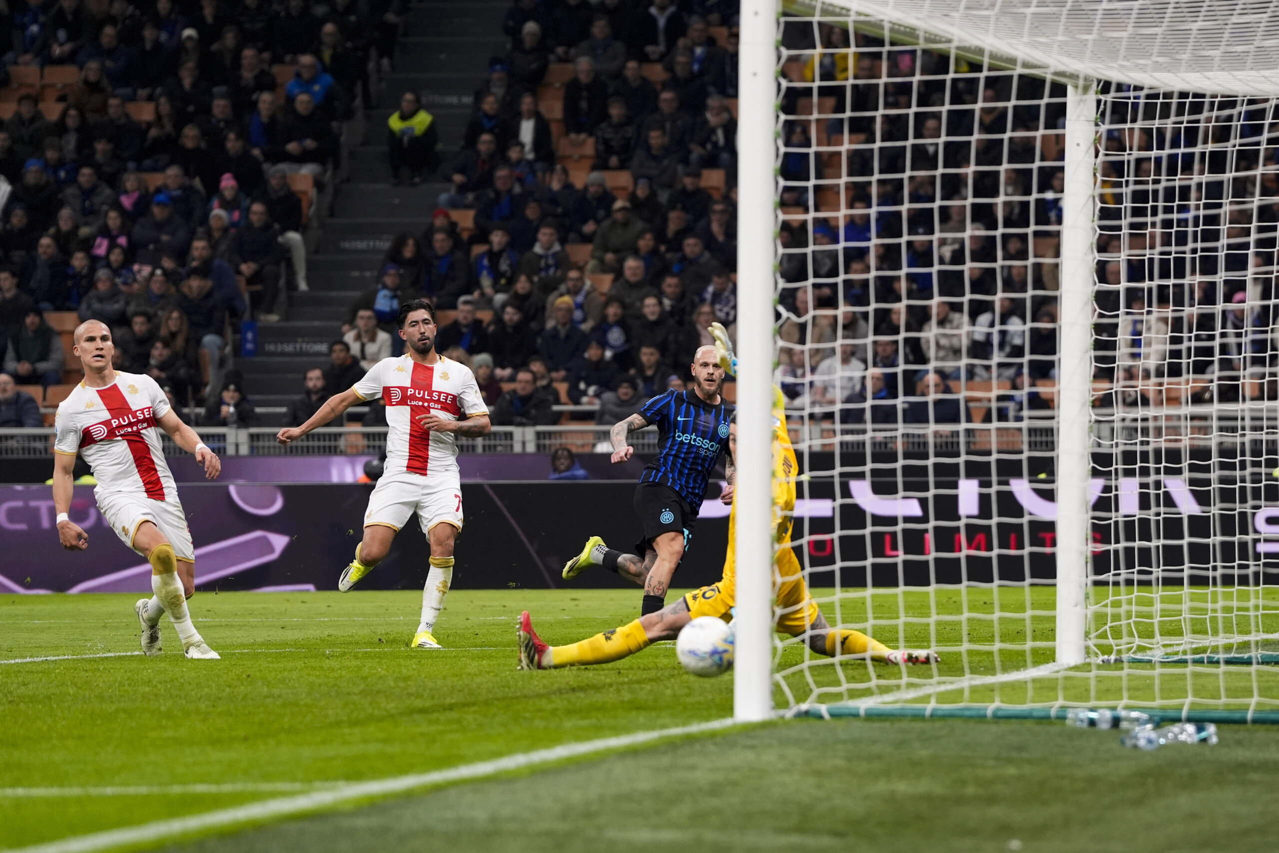 football serie a inter genoa 2 0 an easy win for the nerazzurri scaled