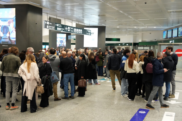 iran plane carrying 200 students lands at malpensa