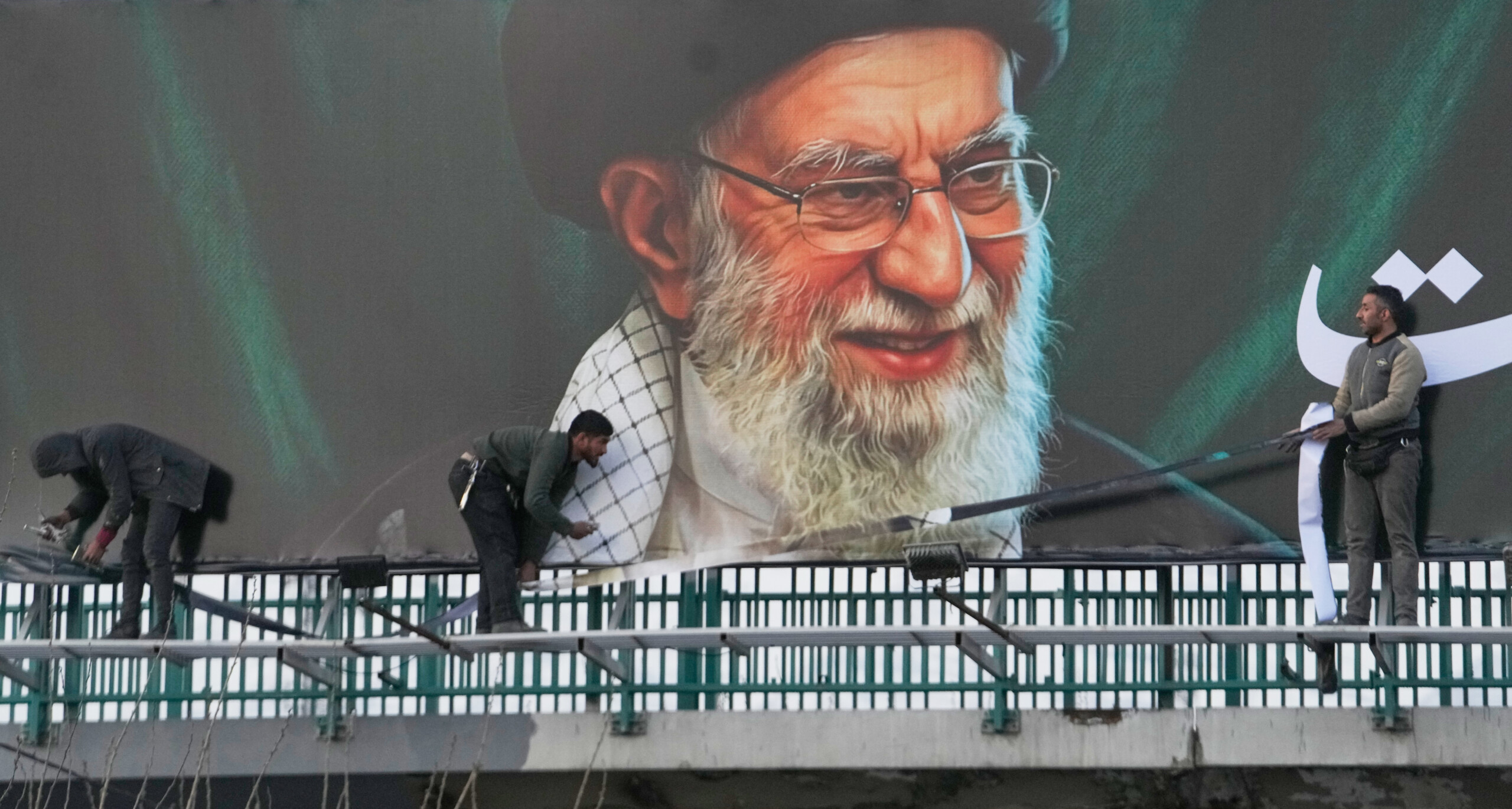 Iran, farewell ceremony for Khamenei in Tehran: it will last three days 1 iran farewell ceremony for khamenei in tehran it will last three days scaled