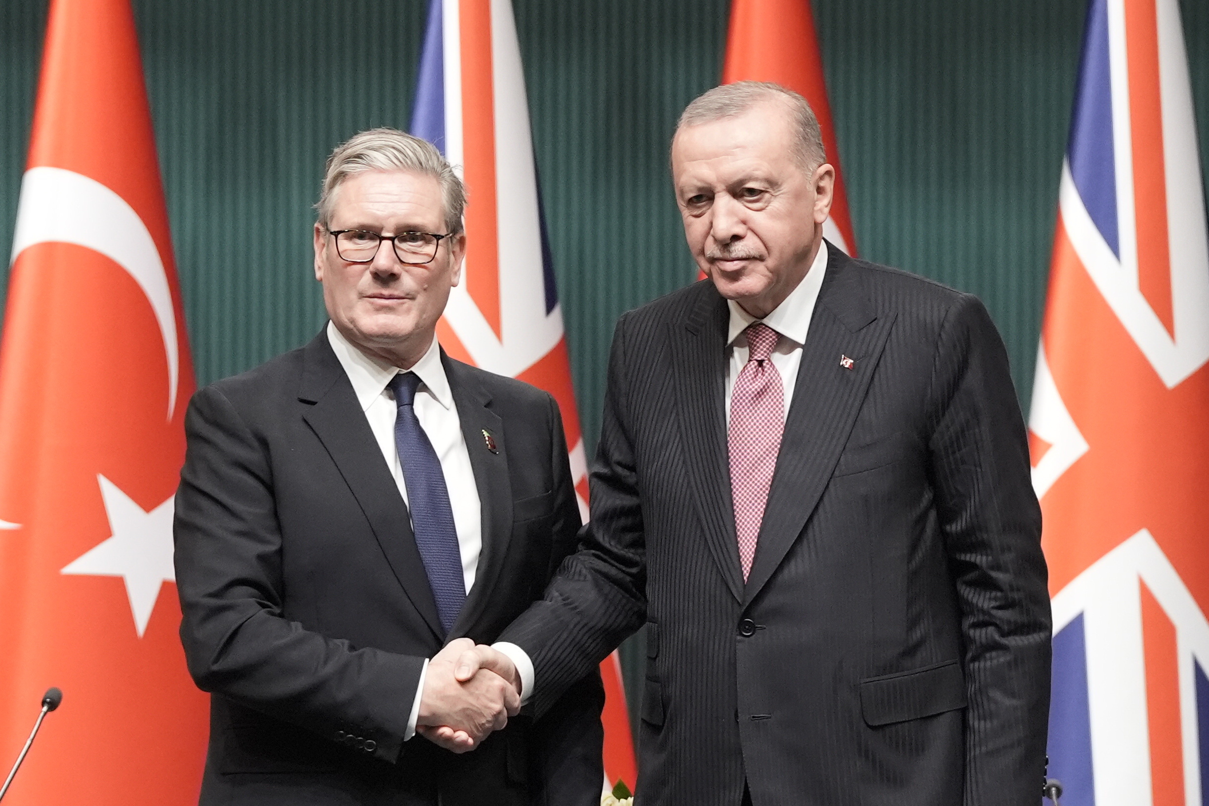 iran erdogan speaks with starmer peace in the middle east still possible