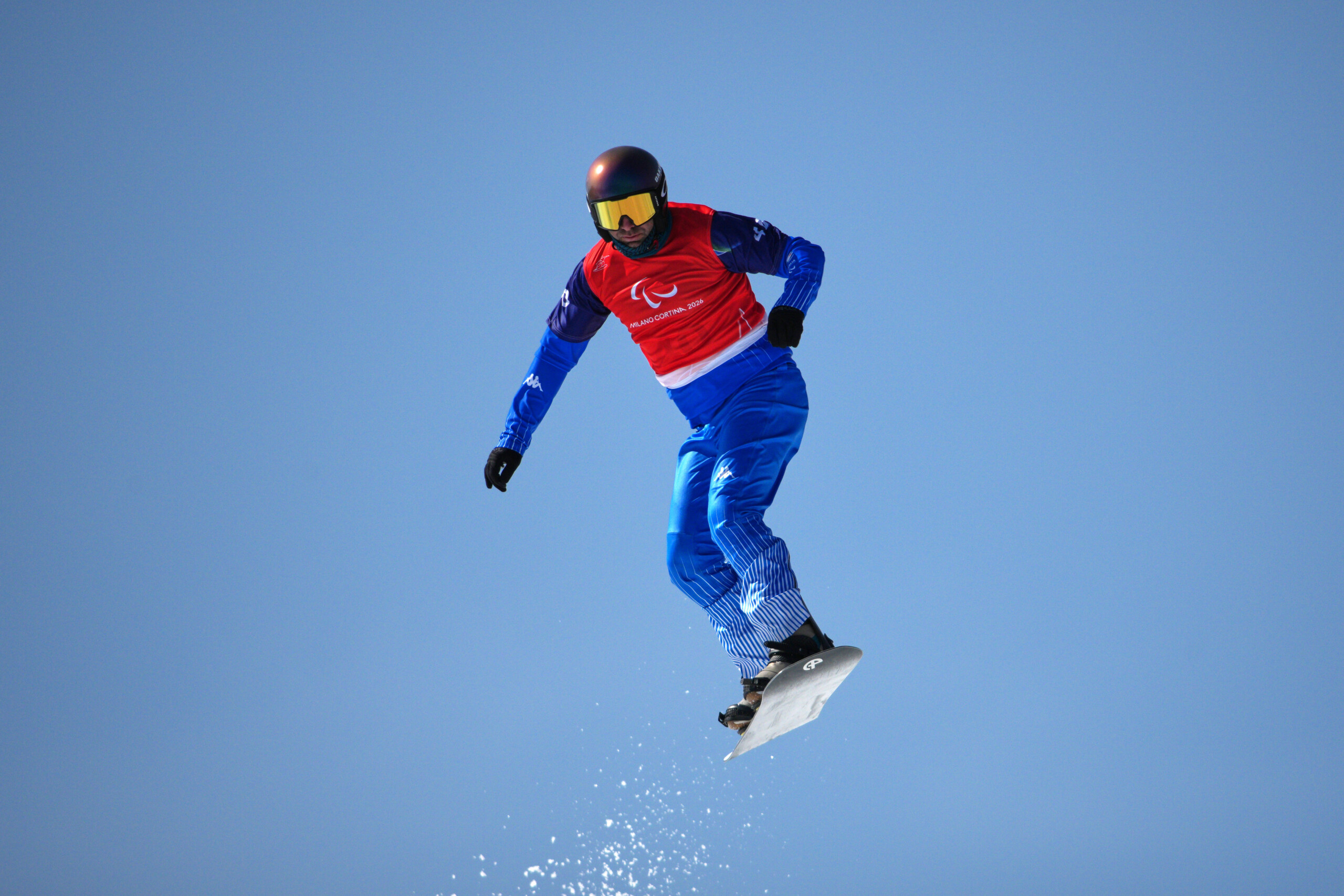 milan cortina paralympics italys first gold medal goes to emanuel perathoner in snowboarding scaled