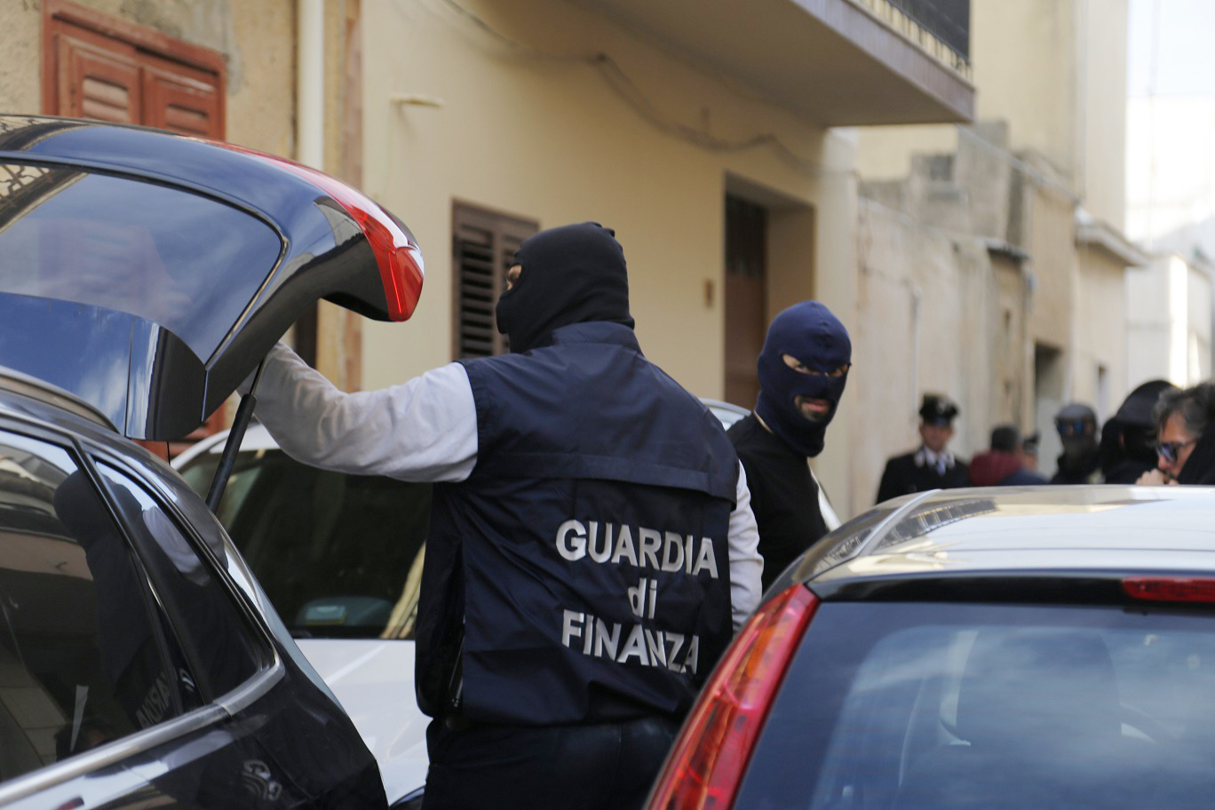 sicily regional manager arrested for corruption took money from crime bosses