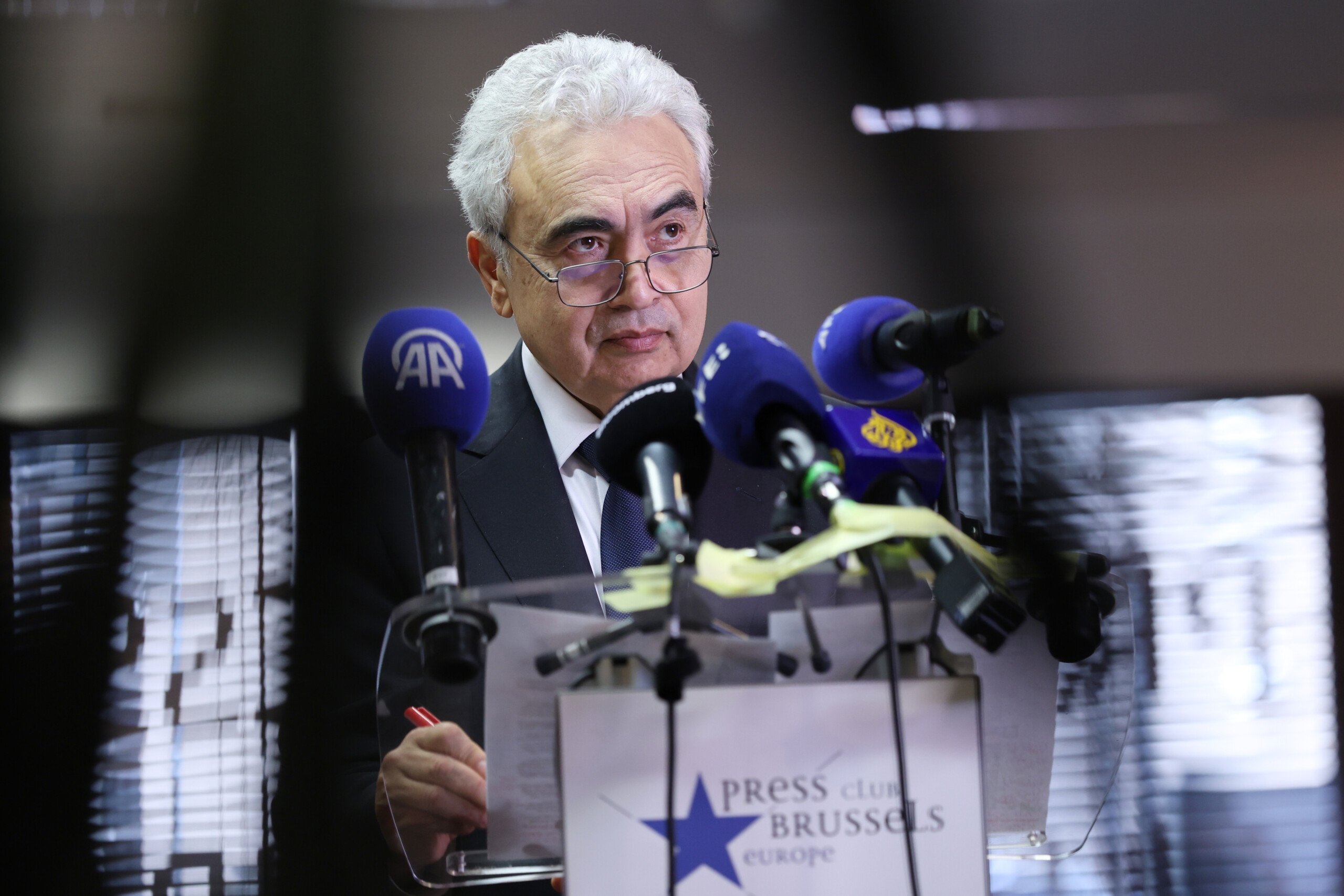 iran iea gives green light to release 400 million barrels of oil reserves scaled