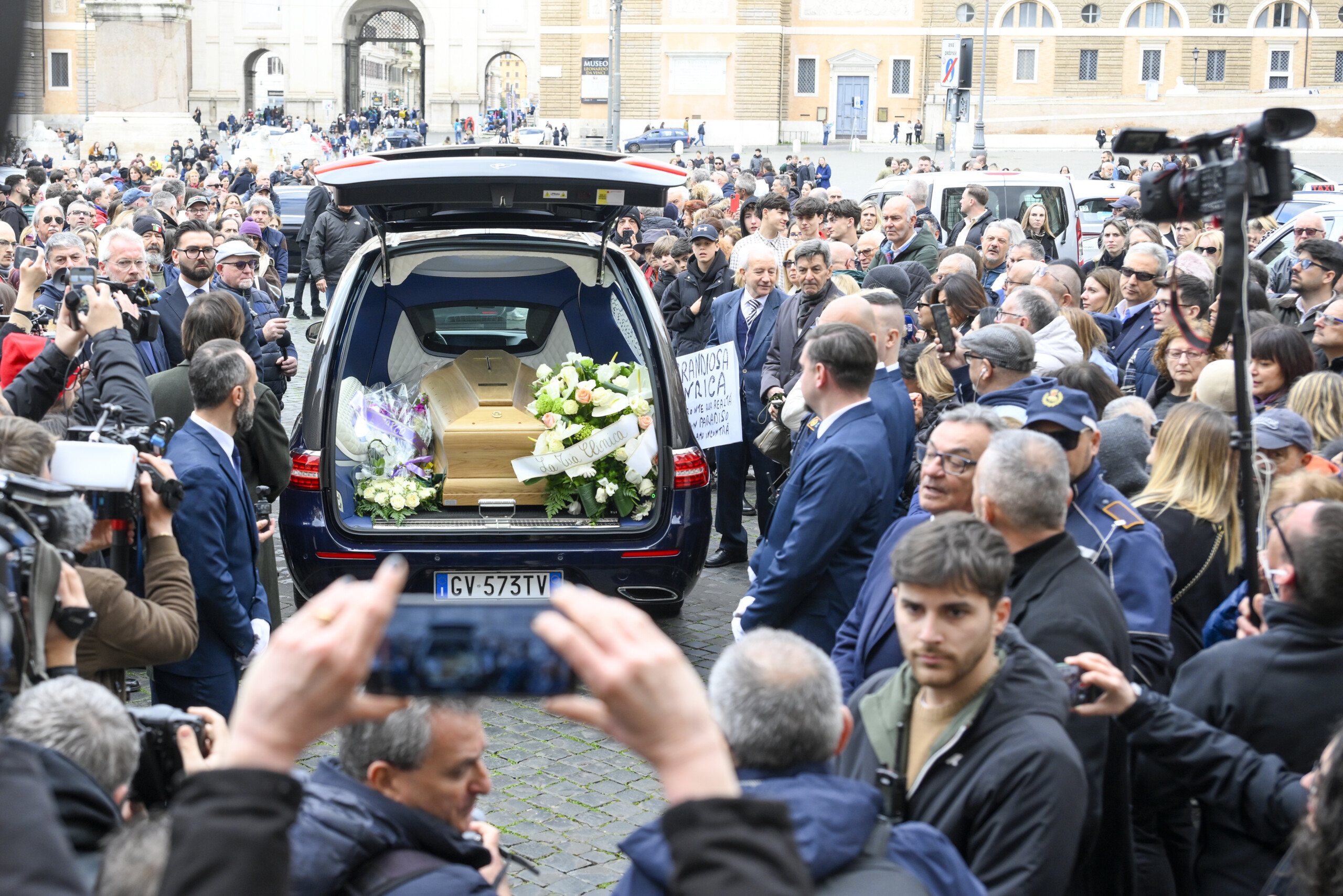 enrica bonaccortis funeral in rome monsignor stagliano says she sowed love scaled