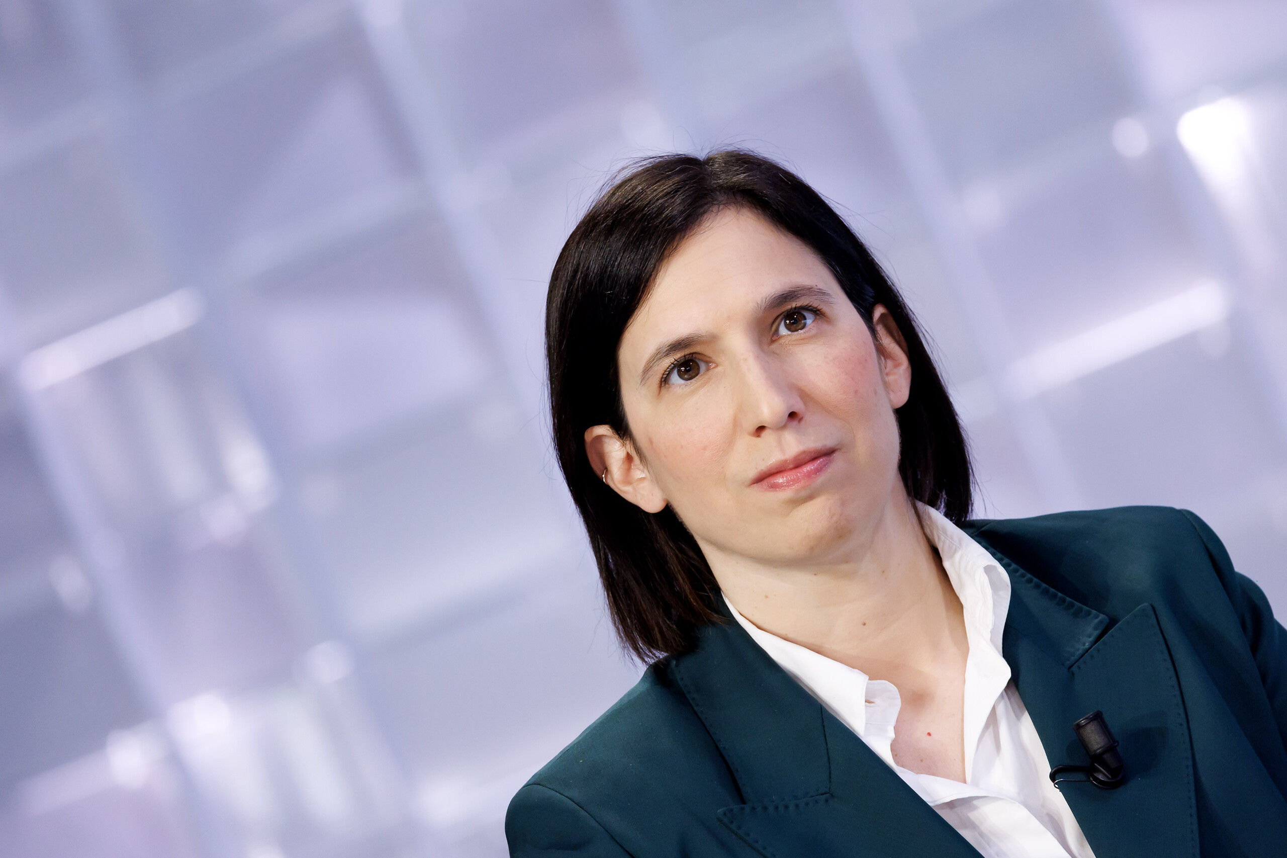 iran schlein government should say clearly that it will not be dragged into war scaled