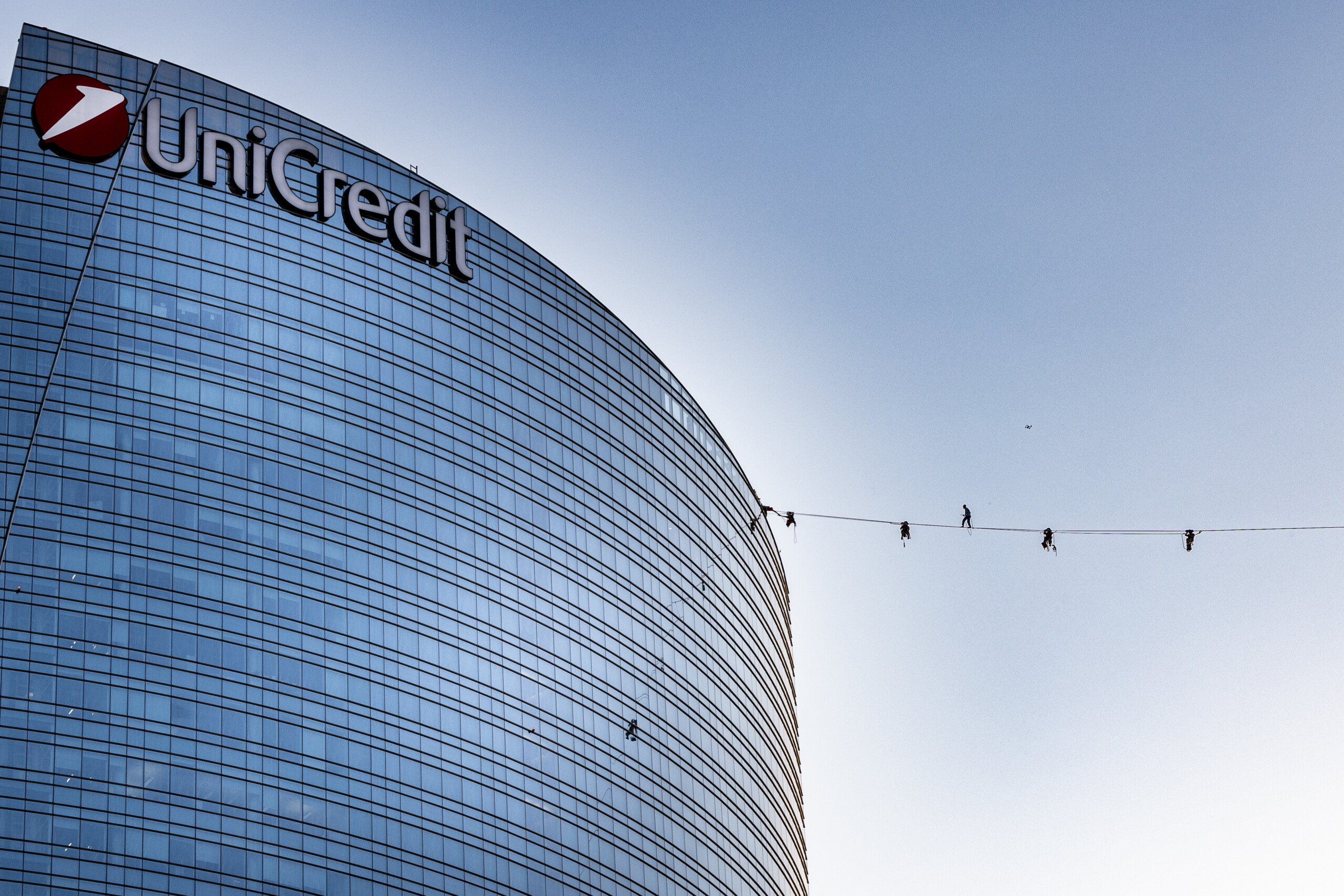 Unicredit launches voluntary takeover bid to acquire more than 30% of Commerzbank 1 unicredit launches voluntary takeover bid to acquire more than 30 of commerzbank scaled