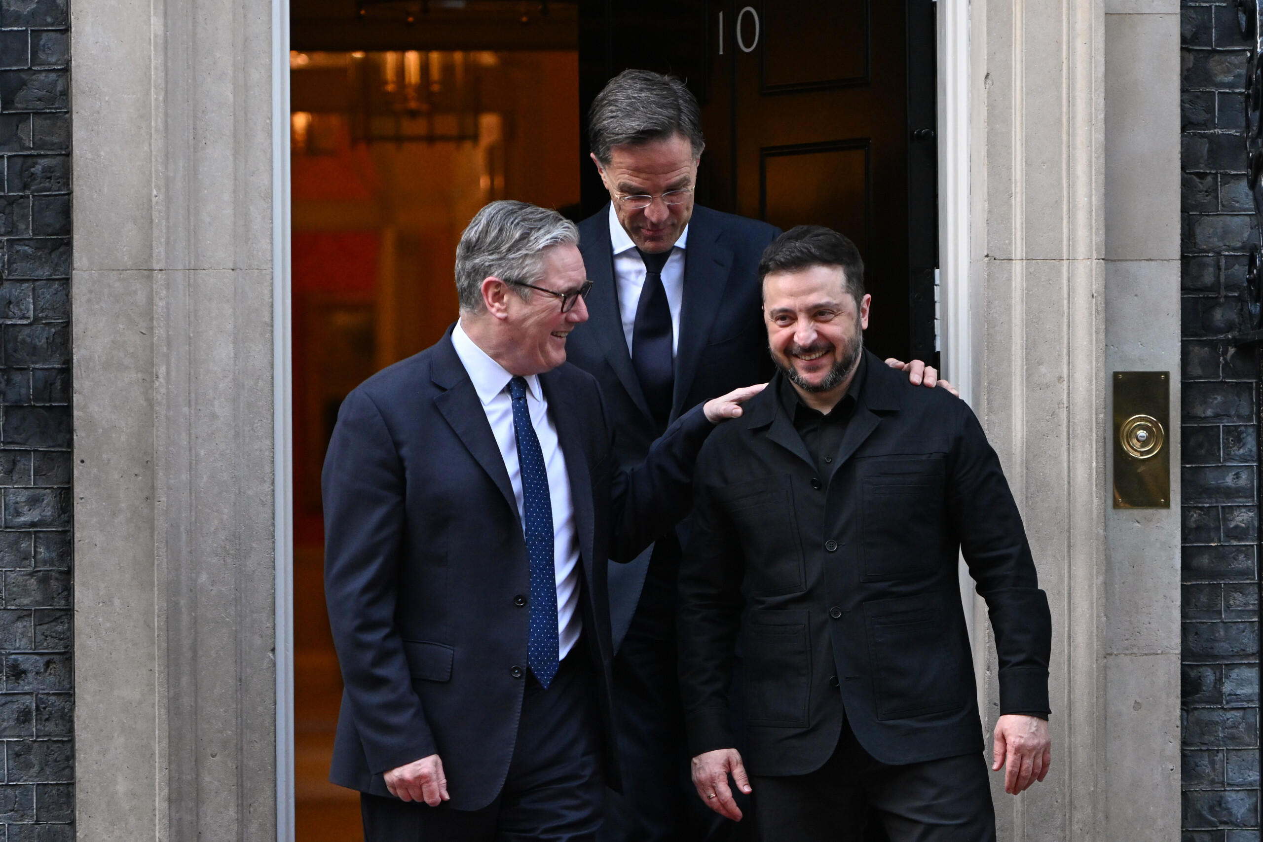 ukraine zelensky thank you to the uk for not lifting sanctions on moscow scaled