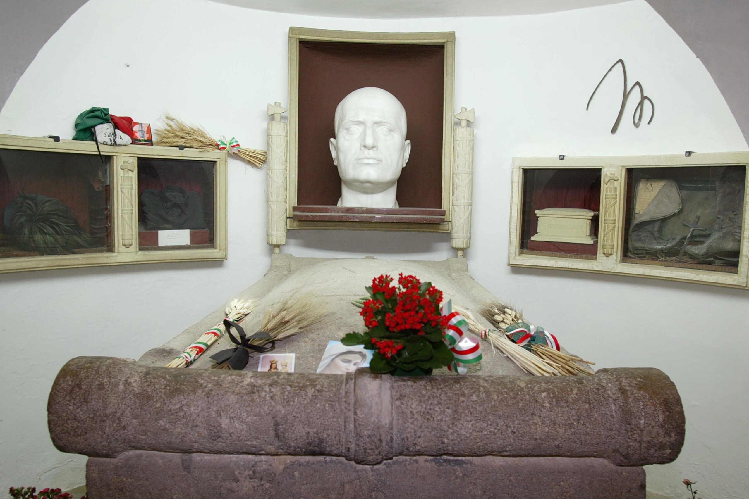 trento mussolini remains an honorary citizen the majority loses in a secret ballot scaled