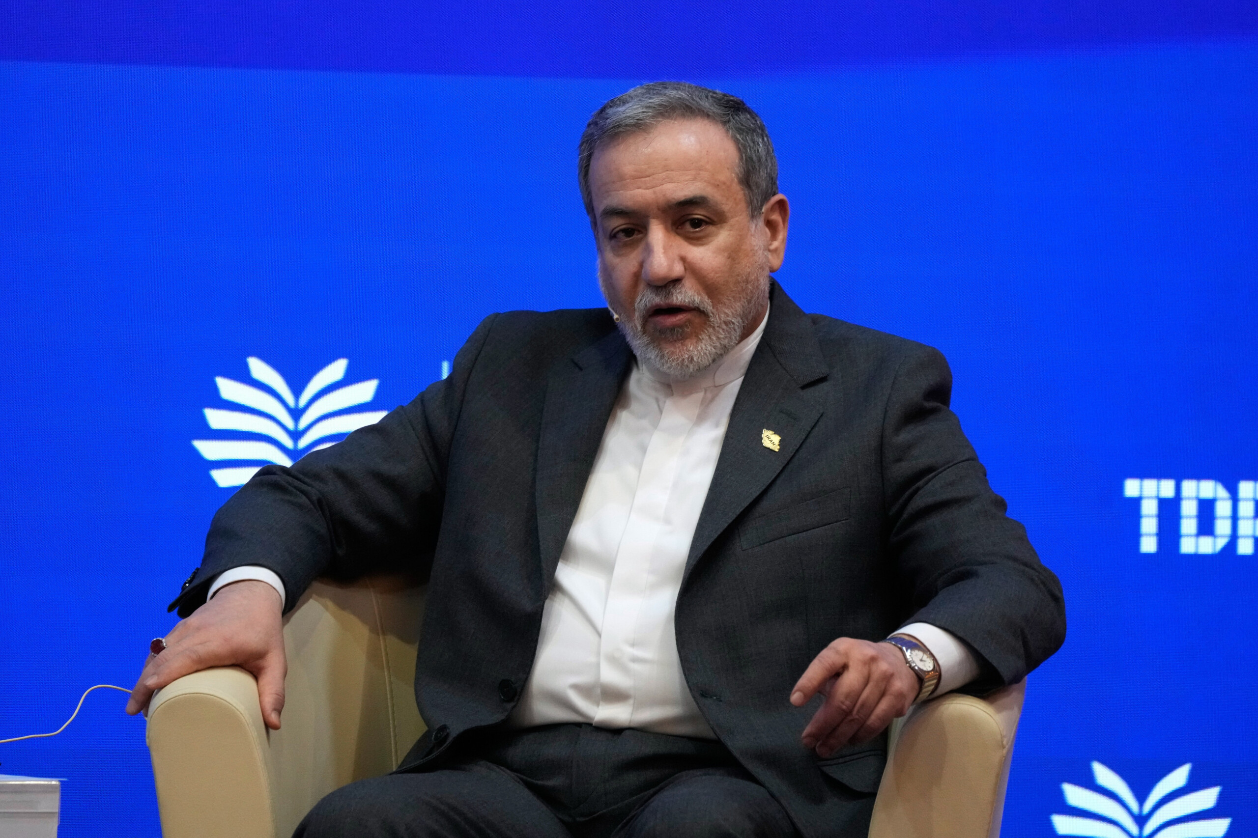 iran araghchi attacks macron only worried about our retaliation scaled