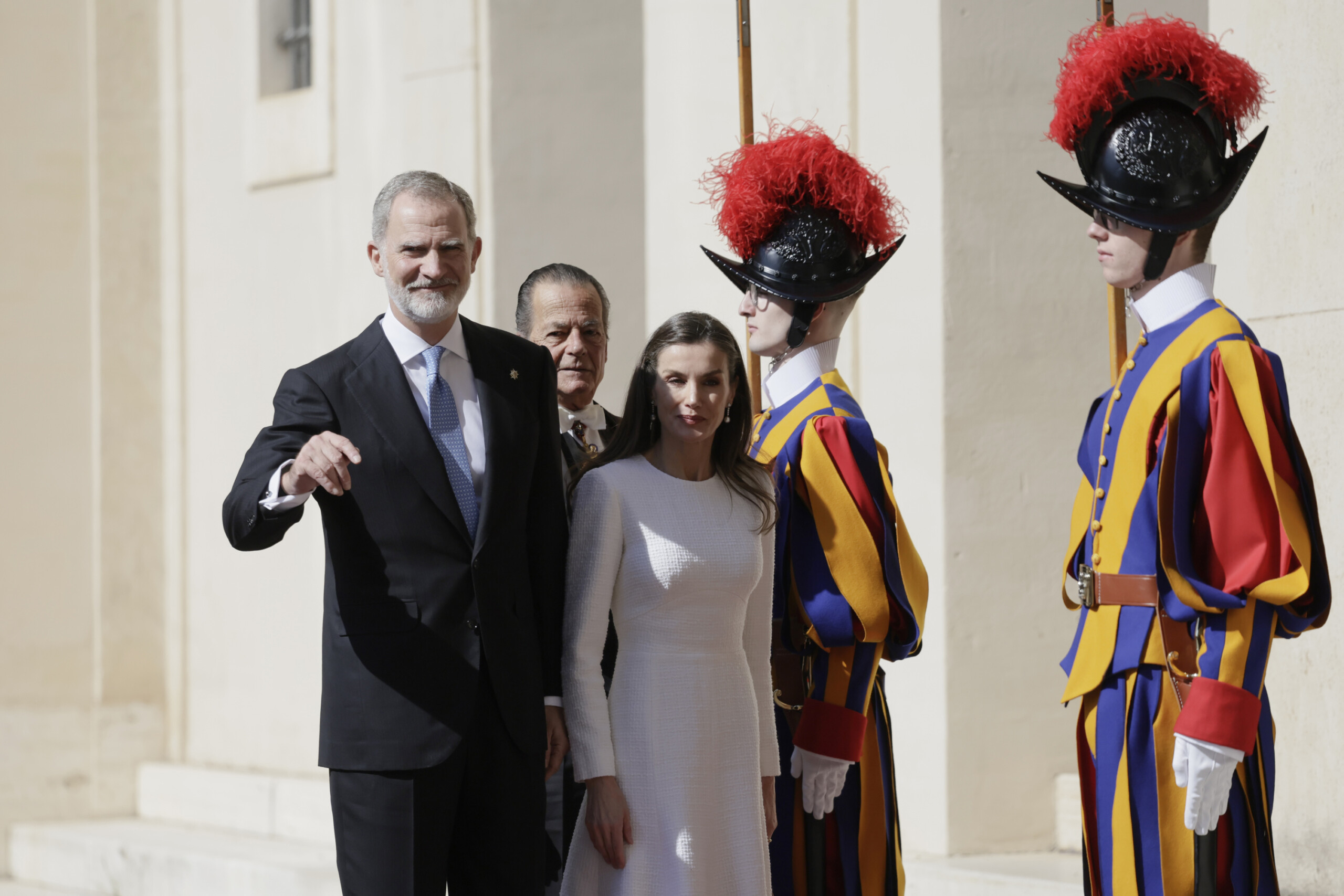 King Felipe and Queen Letizia of Spain at the Vatican to meet Pope Leo XIV 1 king felipe and queen letizia of spain at the vatican to meet pope leo xiv scaled