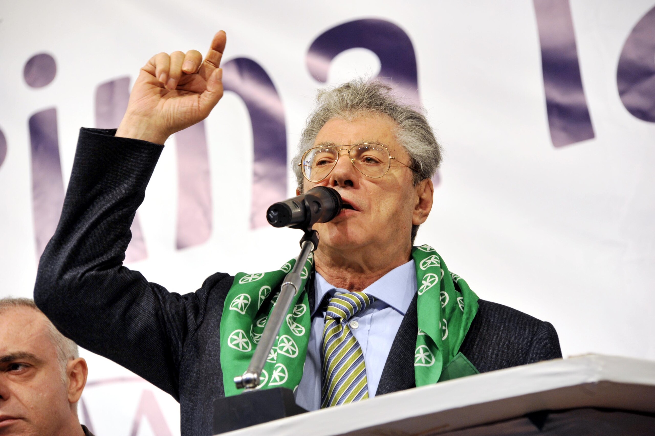 Umberto Bossi’s funeral will take place on Sunday afternoon in Pontida 1 umberto bossis funeral will take place on sunday afternoon in pontida scaled