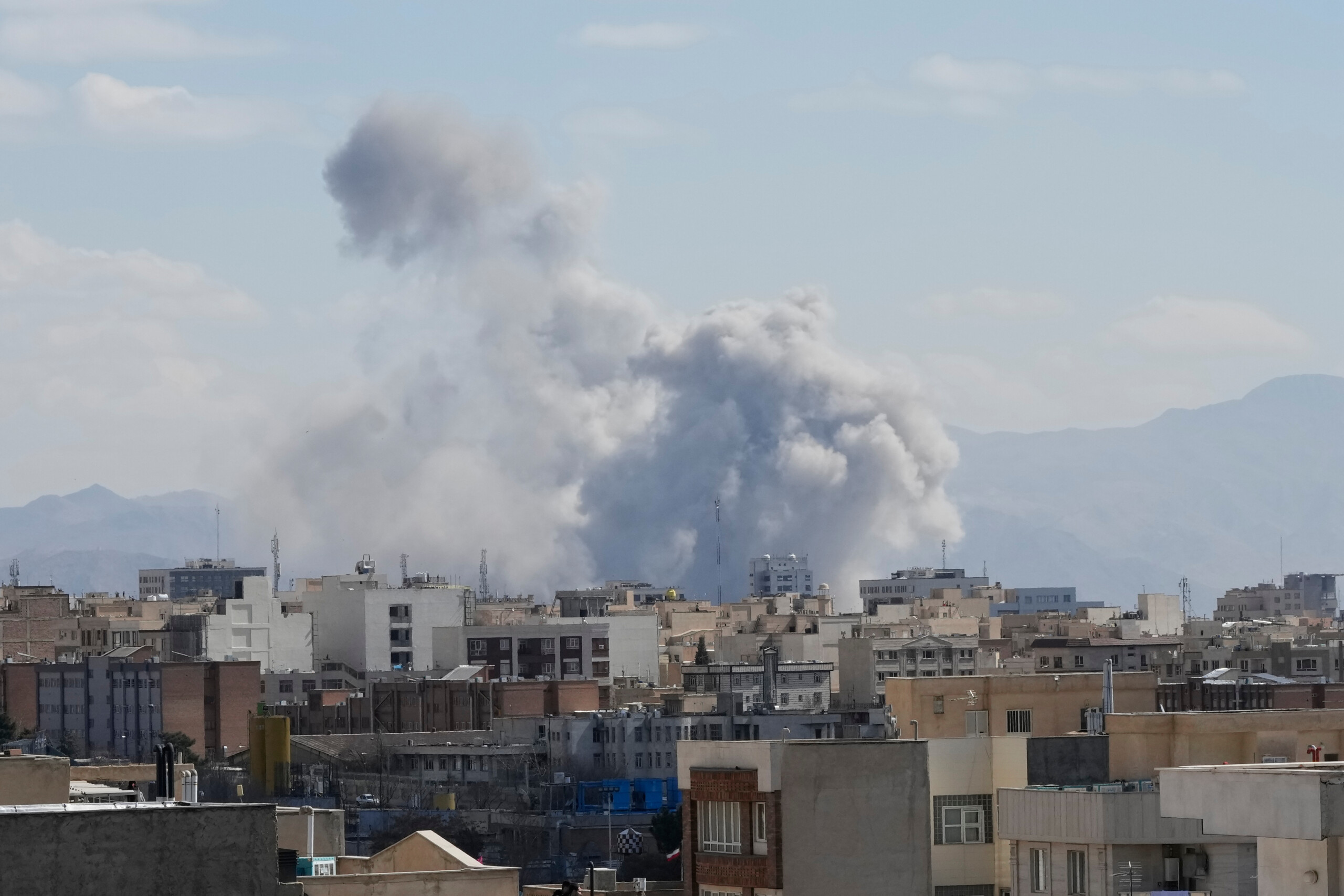 Iran: explosions in various parts of Tehran 1 iran explosions in various parts of tehran scaled