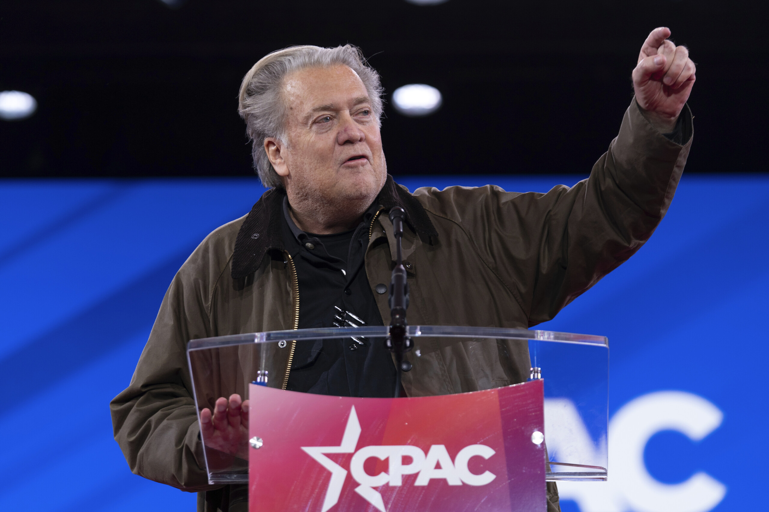 us bannon proposes ice officers at polling stations for the midterm elections scaled