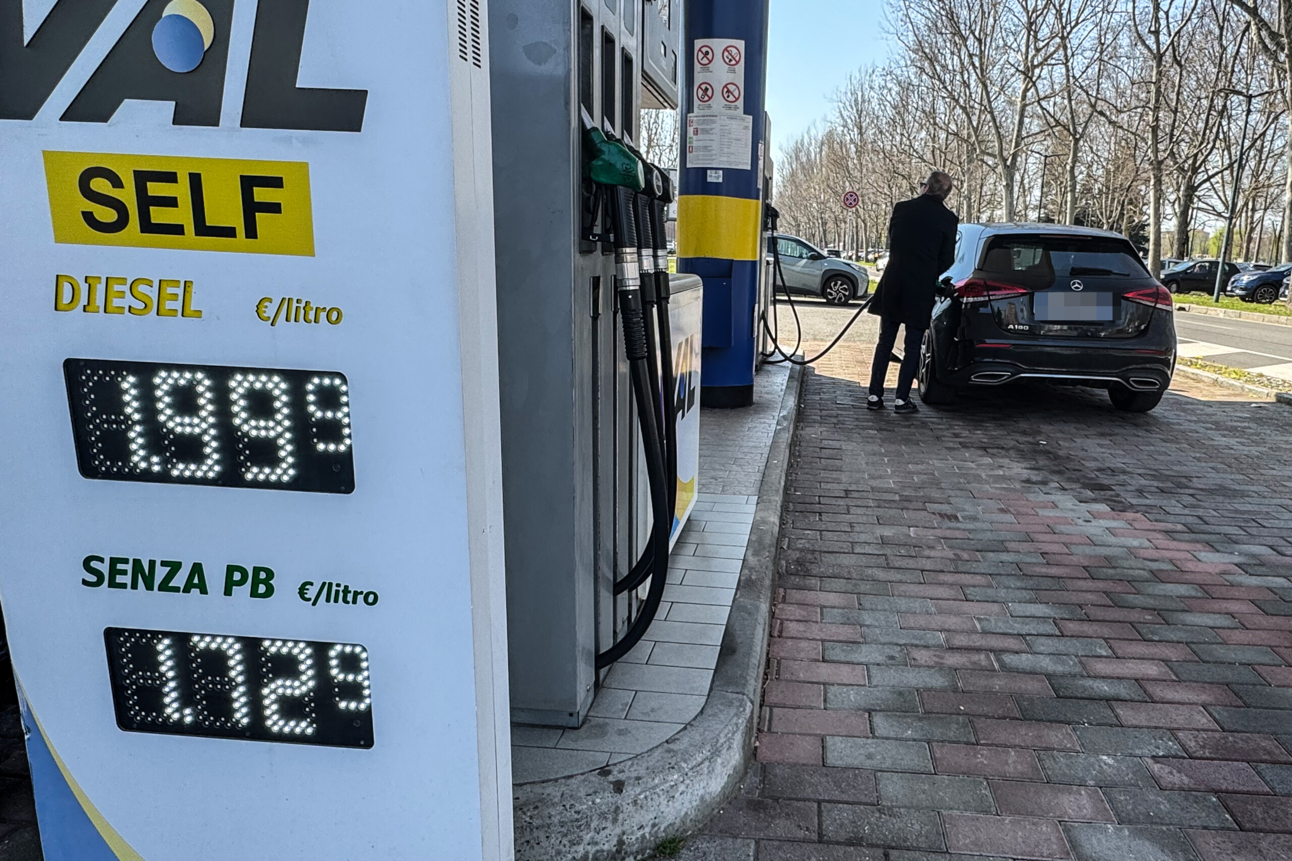 Oil futures prices rise: Brent up 1.69% to $98.9 per barrel and WTI up 2.1% to $92.2 1 oil futures prices rise brent up 1 69 to 98 9 per barrel and wti up 2 1 to 92 2 scaled