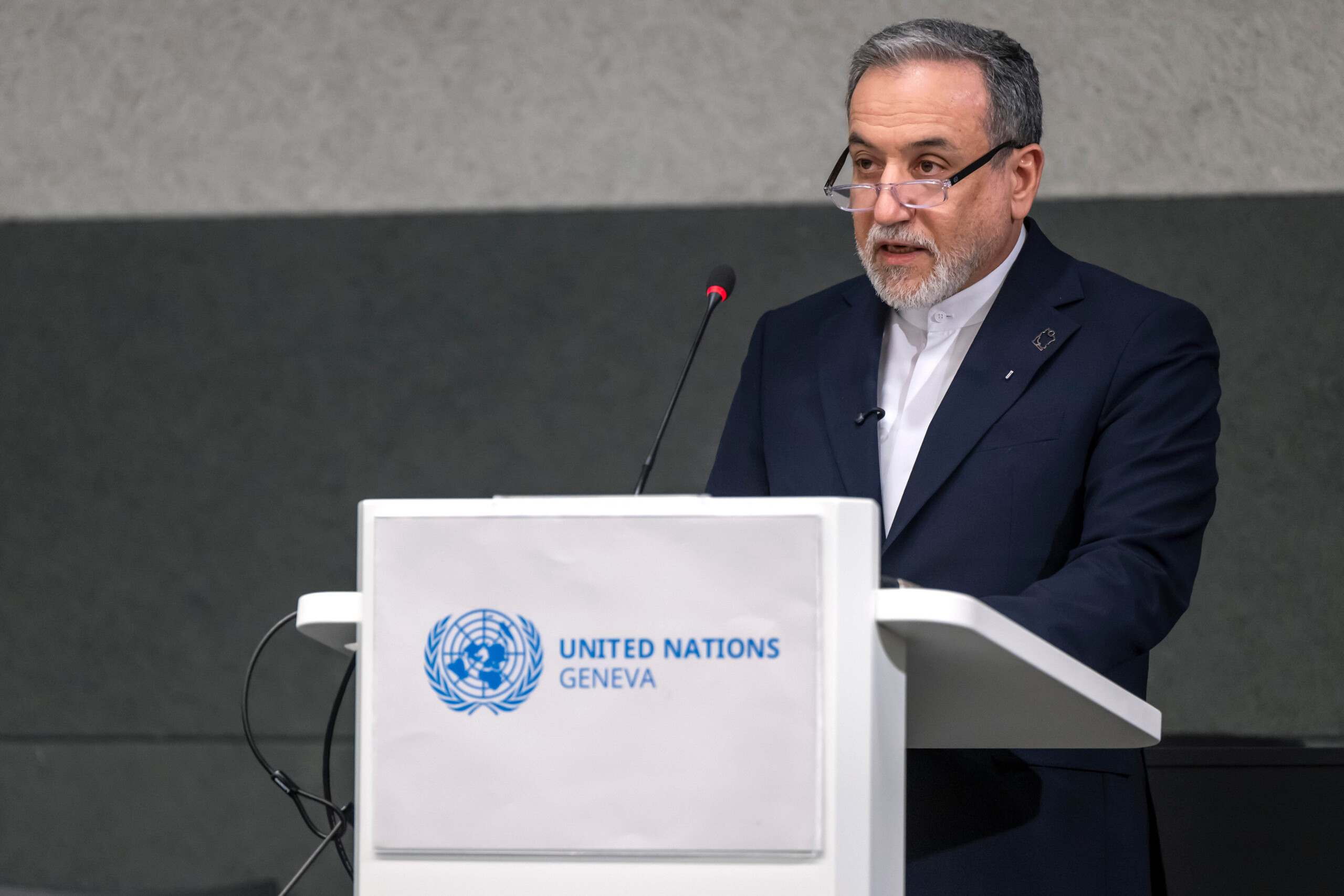 Iran, Araghchi: ‘Israel will pay a very heavy price for the attack on industrial sites’ 1 iran araghchi israel will pay a very heavy price for the attack on industrial sites scaled