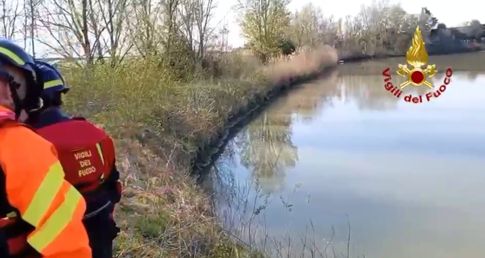 rovigo woman and one year old child found dead in artificial pond