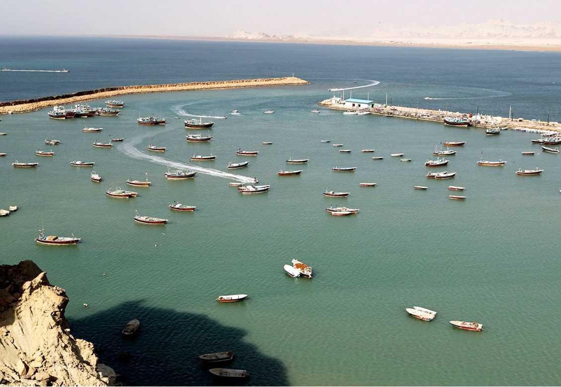 iran media 5 dead in us and israeli attack on city near strait of hormuz