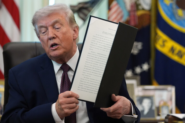 usa trump we are the only stupid ones to allow ius soli