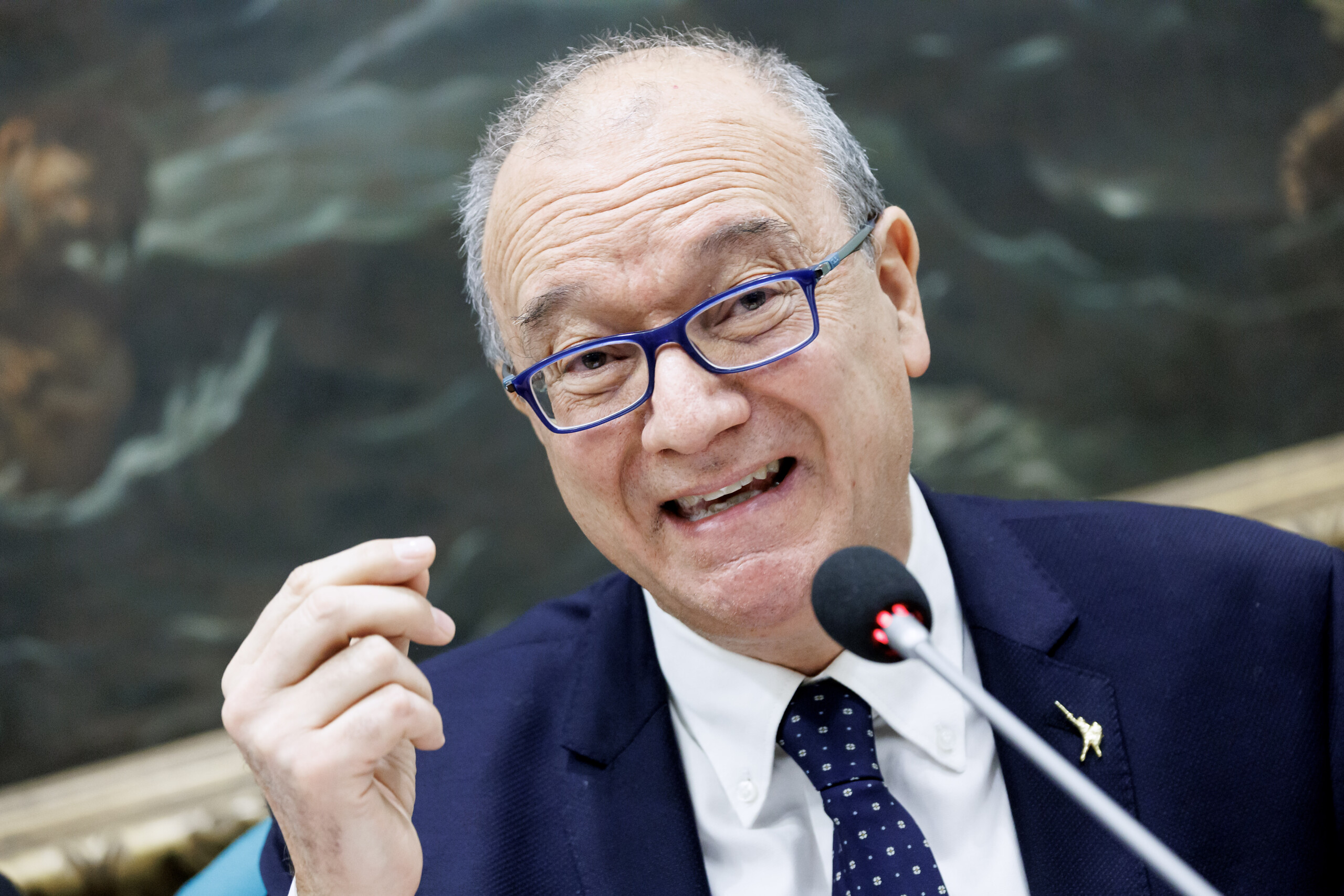 Social media, Valditara: ‘Protecting young people from online risks, government working on the issue’ 1 social media valditara protecting young people from online risks government working on the issue scaled