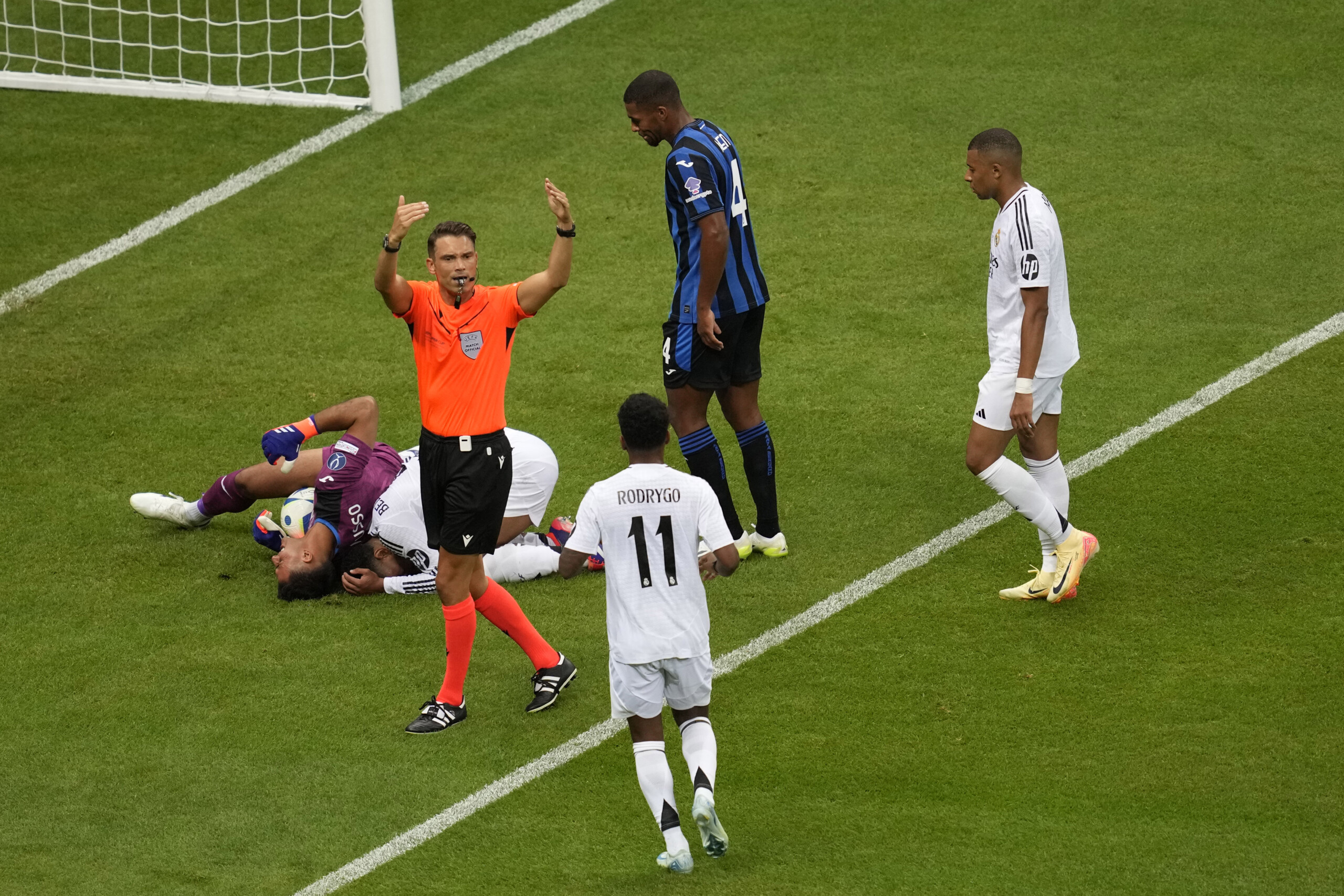 europa league swiss scharer referee for bologna aston villa scaled