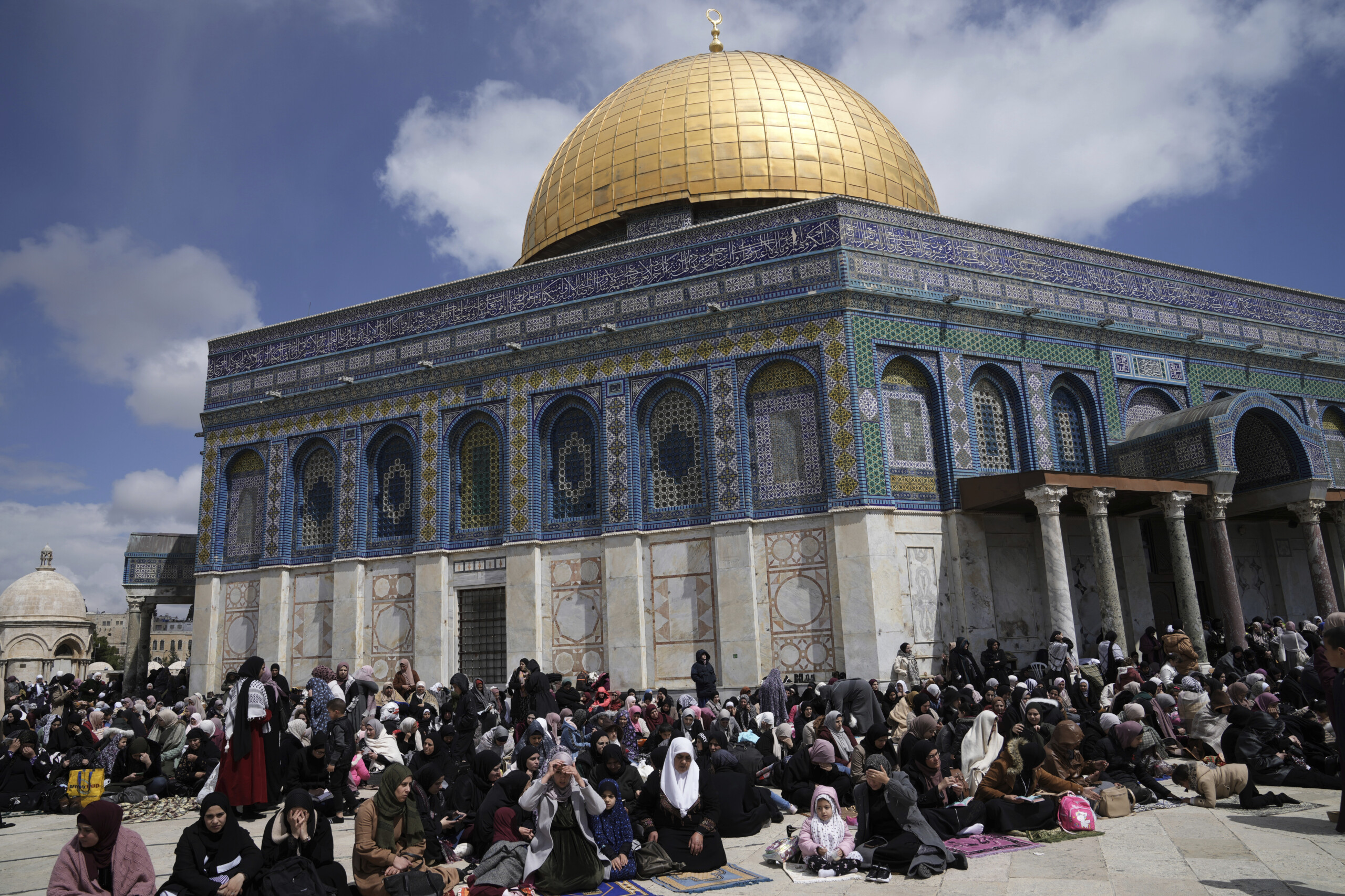 middle east al aqsa mosque reopens after 40 days scaled