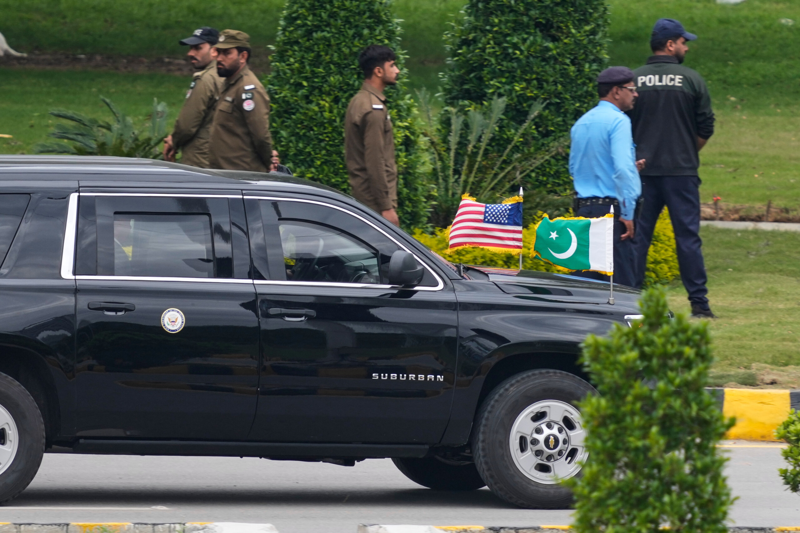 Iran, Vance meets Pakistani Prime Minister Sharif in Islamabad 1 iran vance meets pakistani prime minister sharif in islamabad scaled