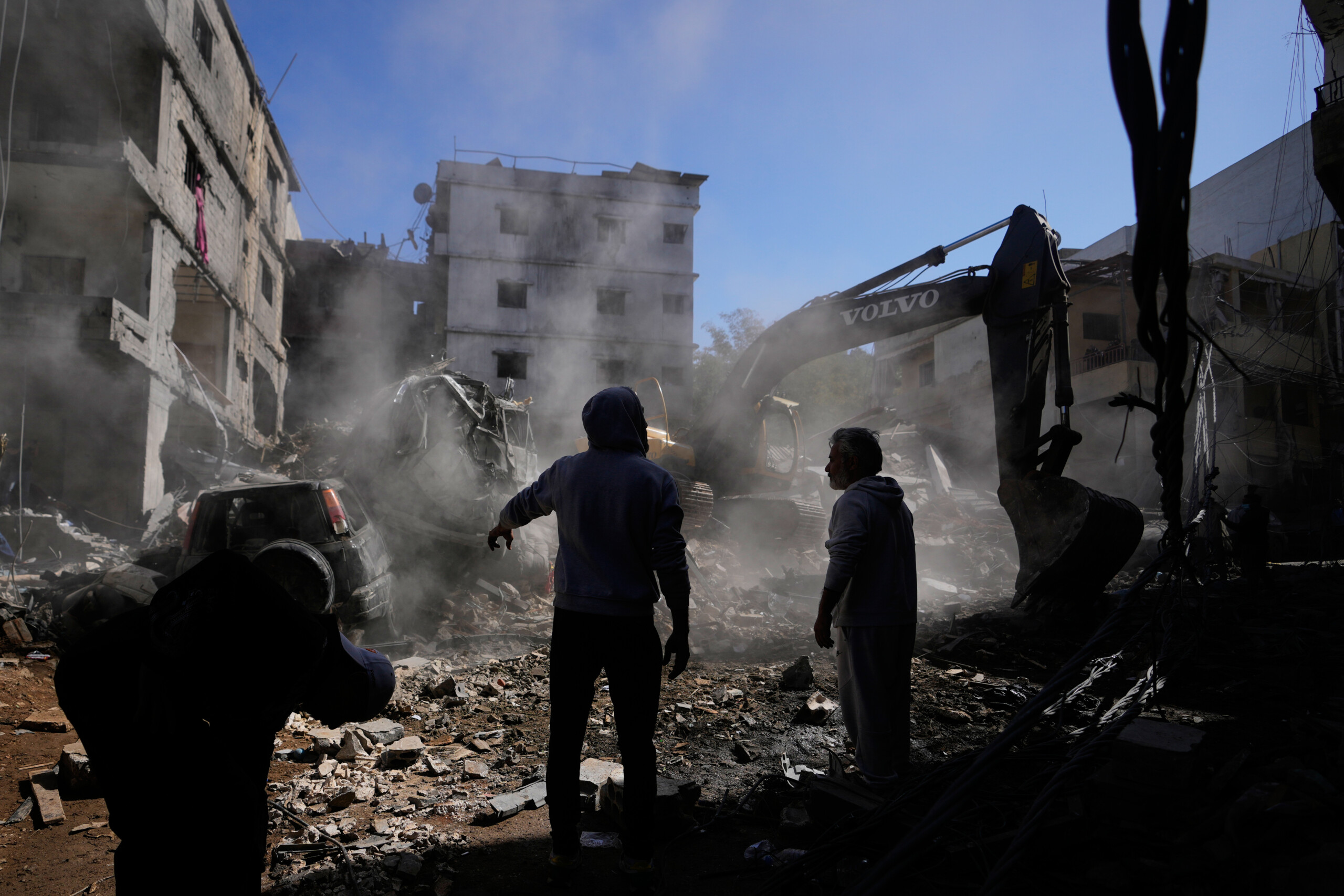 lebanon at least five dead in israeli raid in the south of the country scaled