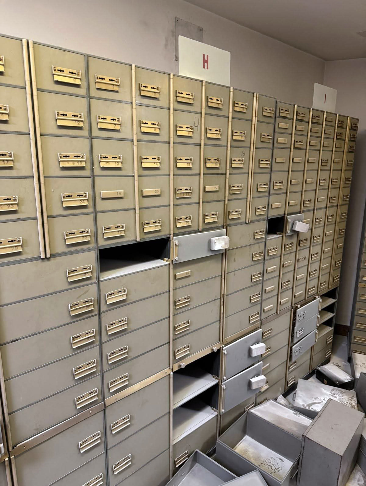 naples victims of a bank robbery a lifetimes savings in those