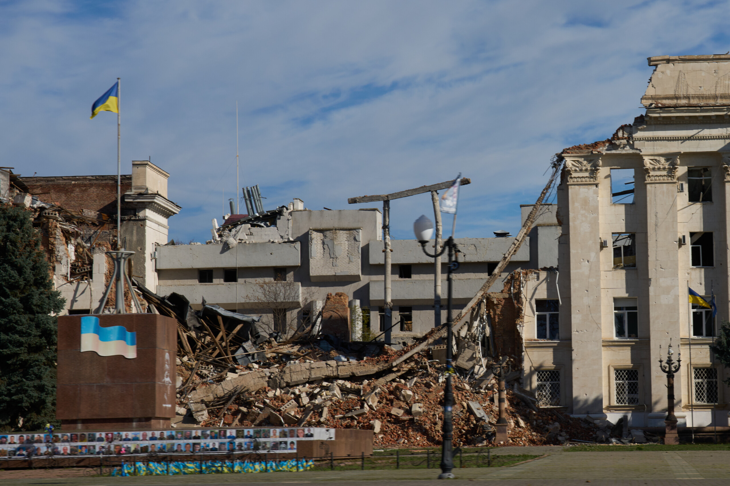 ukraine russian attack on kherson one dead scaled