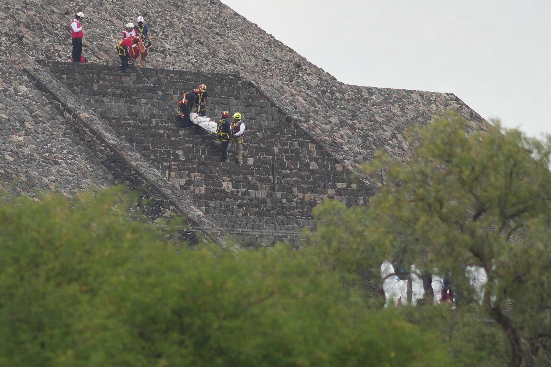 mexico security stepped up at tourist sites following a shooting in teotihuacan