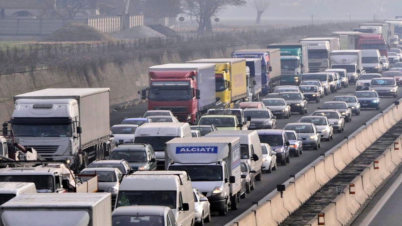 1st may federalberghi 7 4 million italians travelling