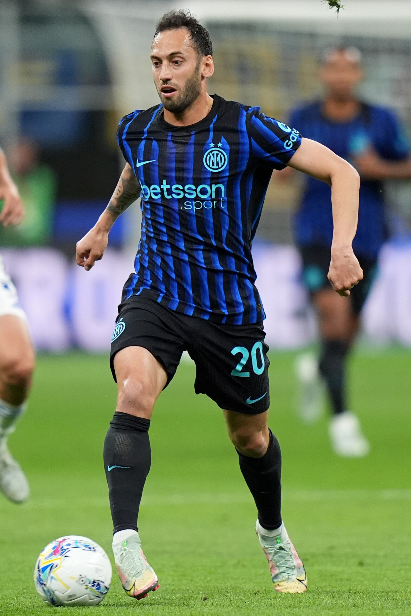 inter calhanoglu suffers a soleus strain scaled