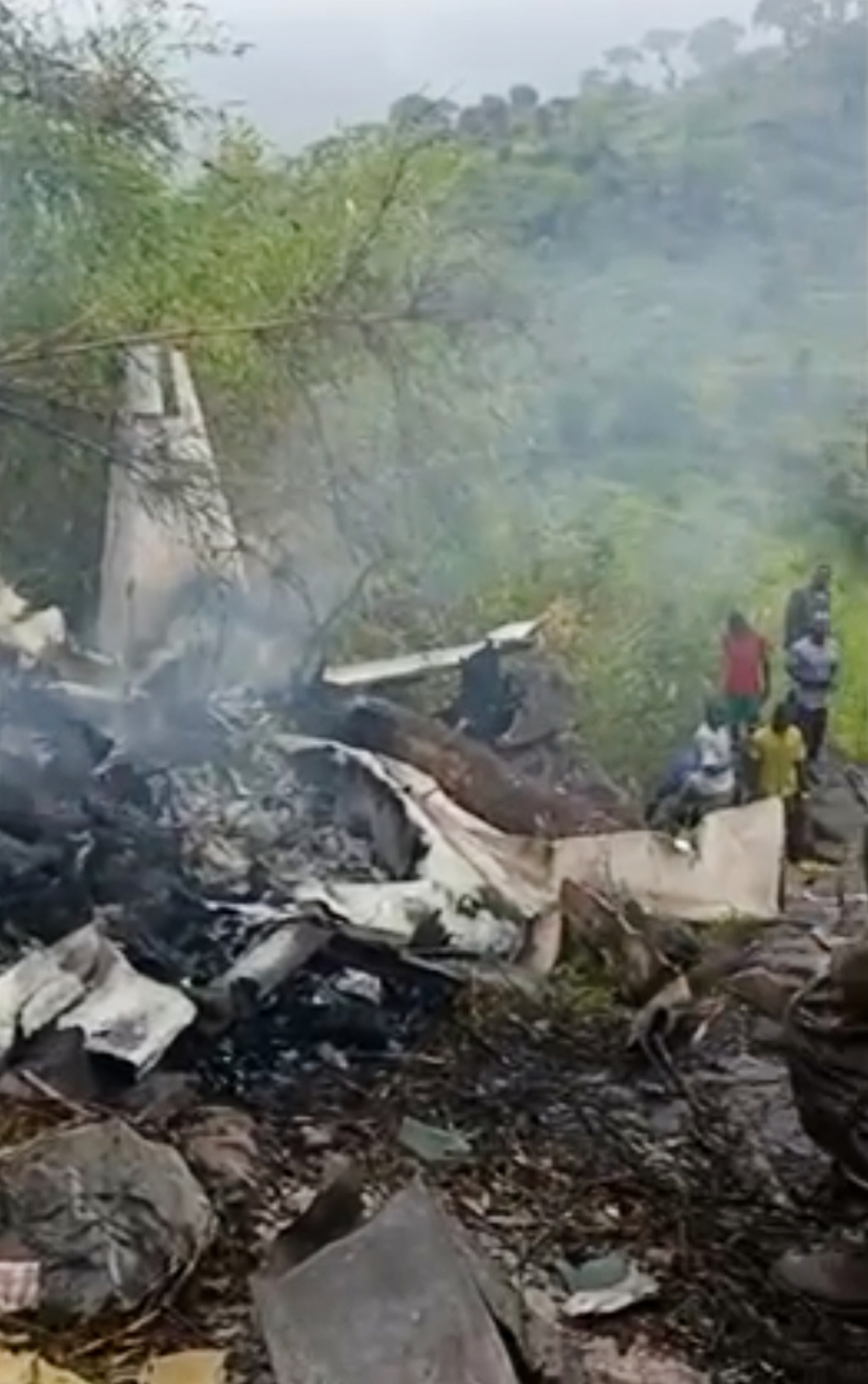 south sudan tourist plane crashes 14 dead