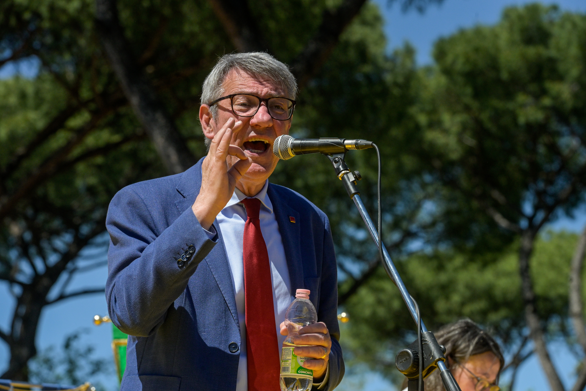 landini the government decree doesnt even give workers a single euro