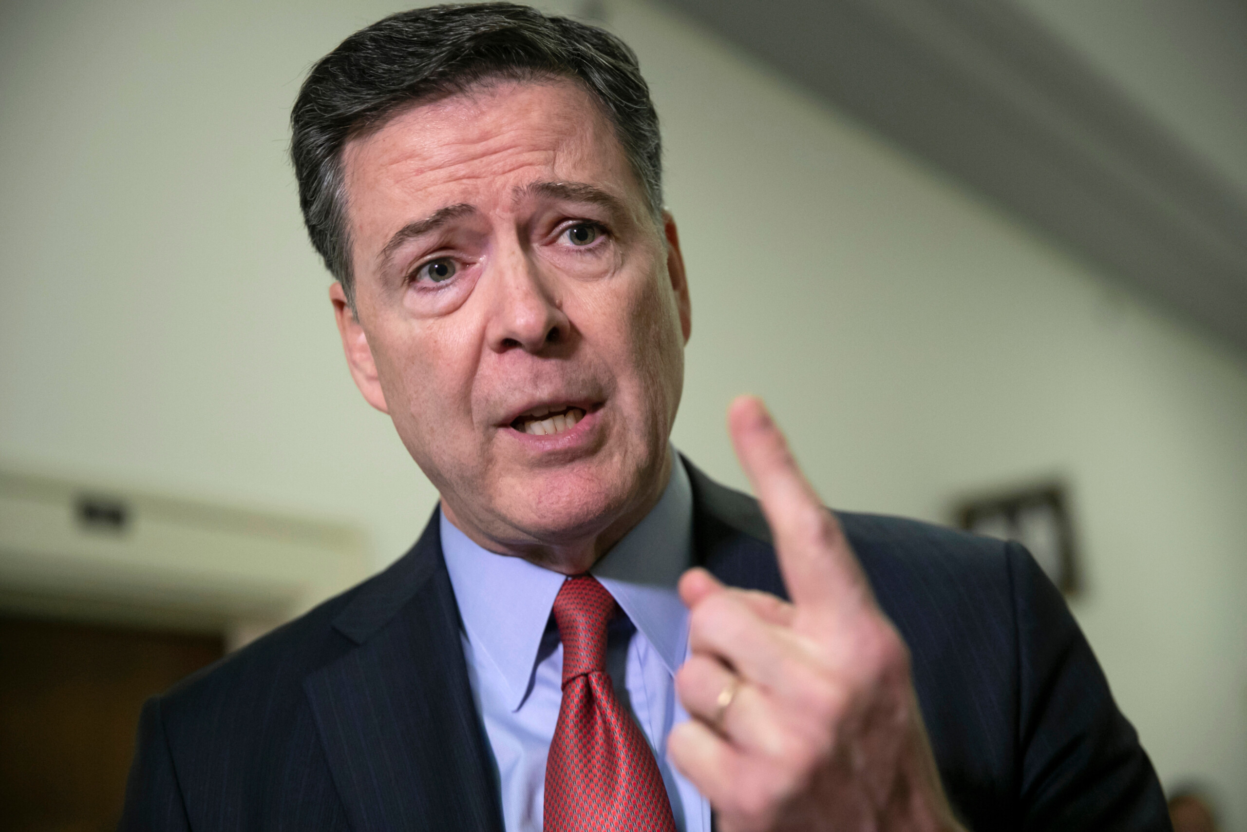 us arrest warrant issued for former fbi director james comey scaled