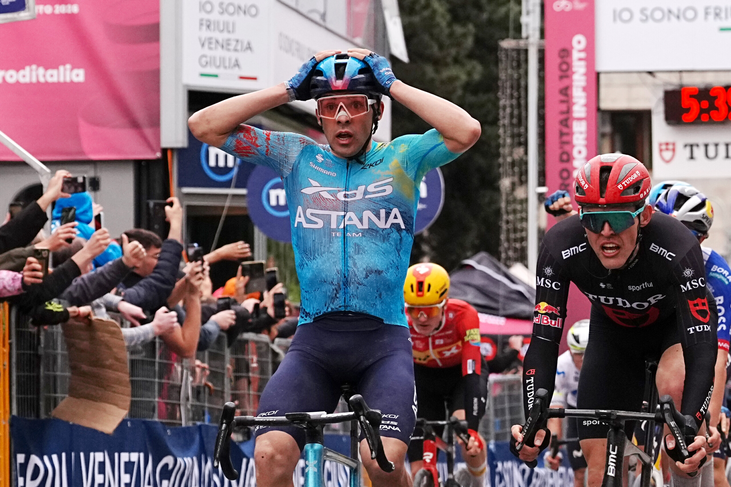 giro ditalia silva wins second stage and becomes new pink jersey scaled