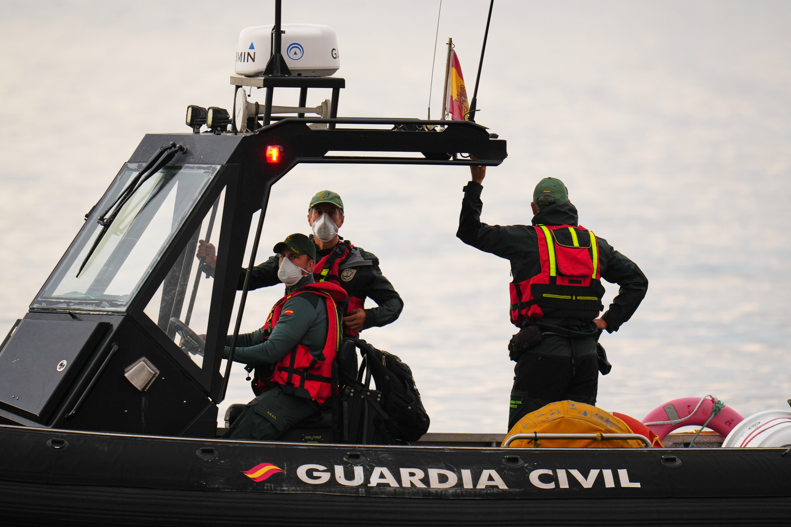 hantavirus civil guard officer dies of a heart attack during disembarkation operations scaled