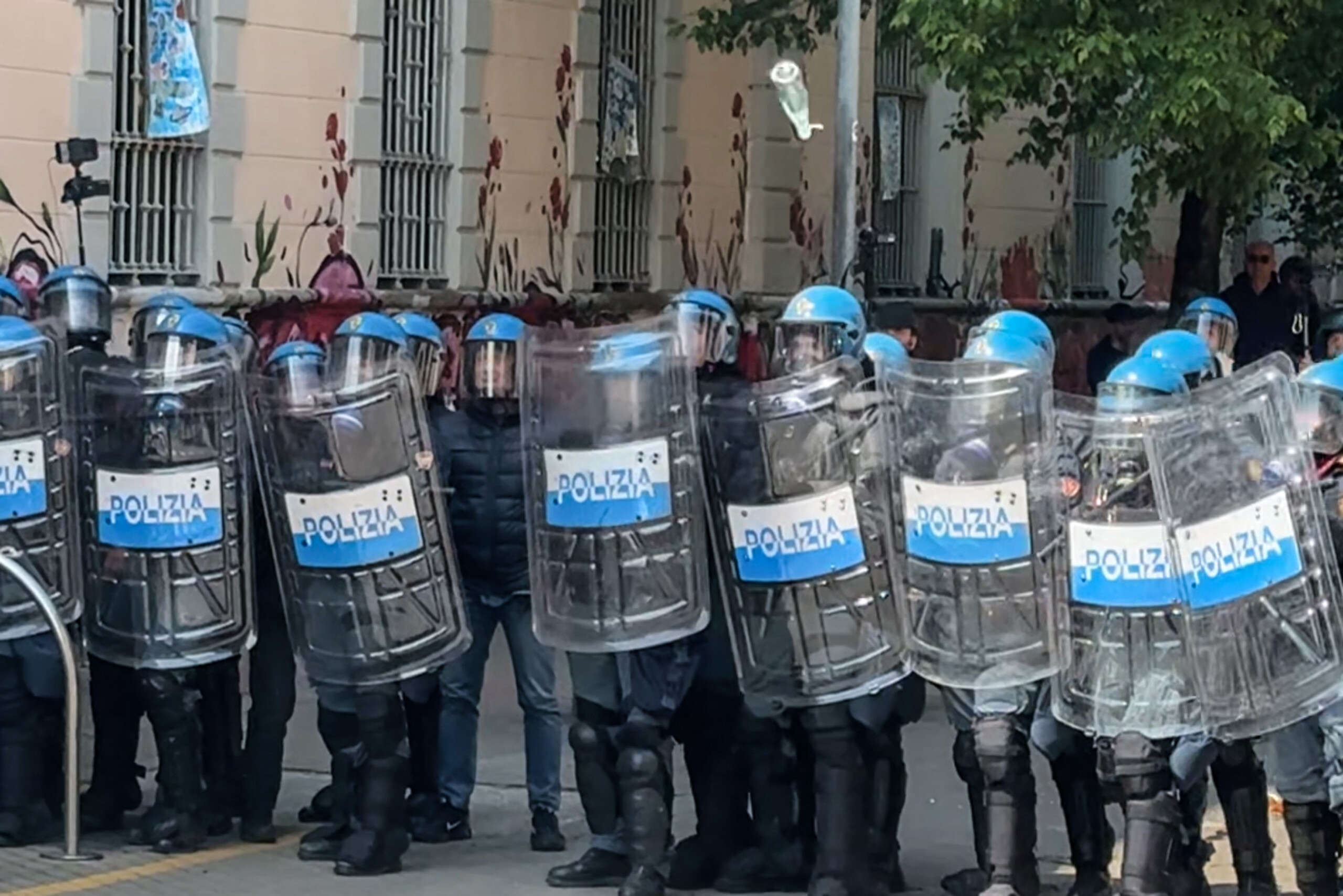 mafia arrests in foggia over extortion of business owners and murders scaled