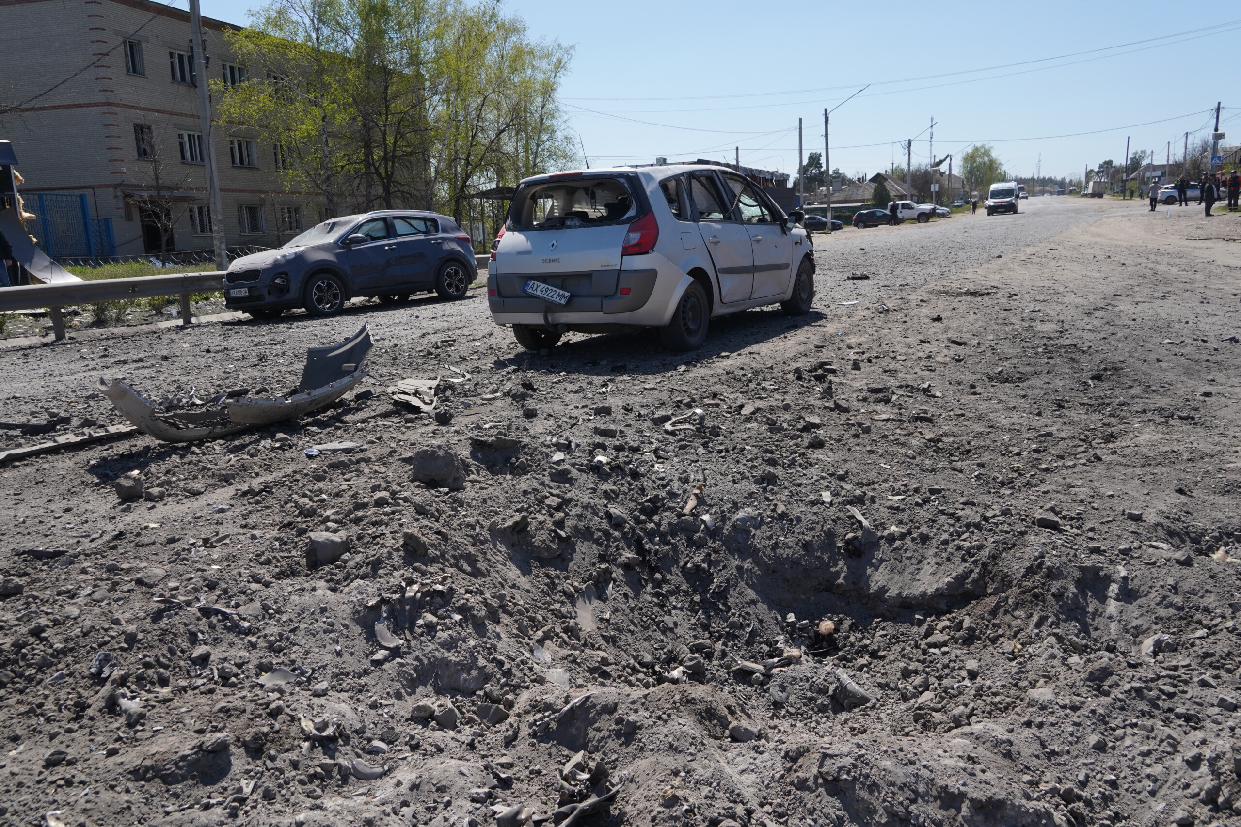 ukraine kyiv reports two deaths in russian attacks on kharkiv and kherson scaled
