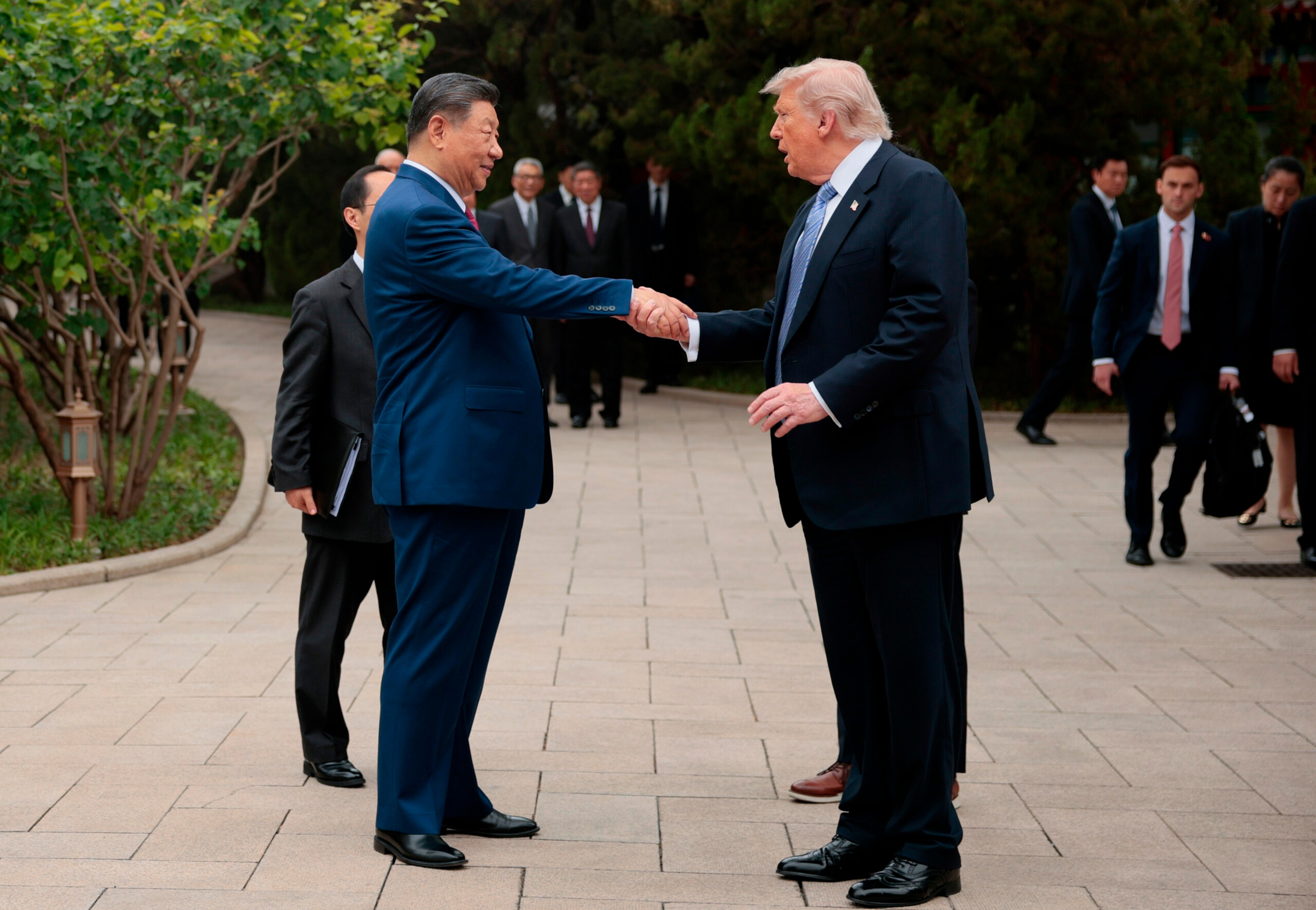 iran trump considers lifting sanctions on chinese oil buyers scaled